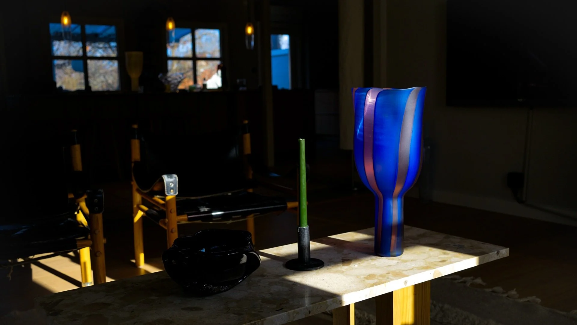 Basking in the morning sun 

-Cirkus

#interordesign #inredning #glassblowing #glassvase #glassart