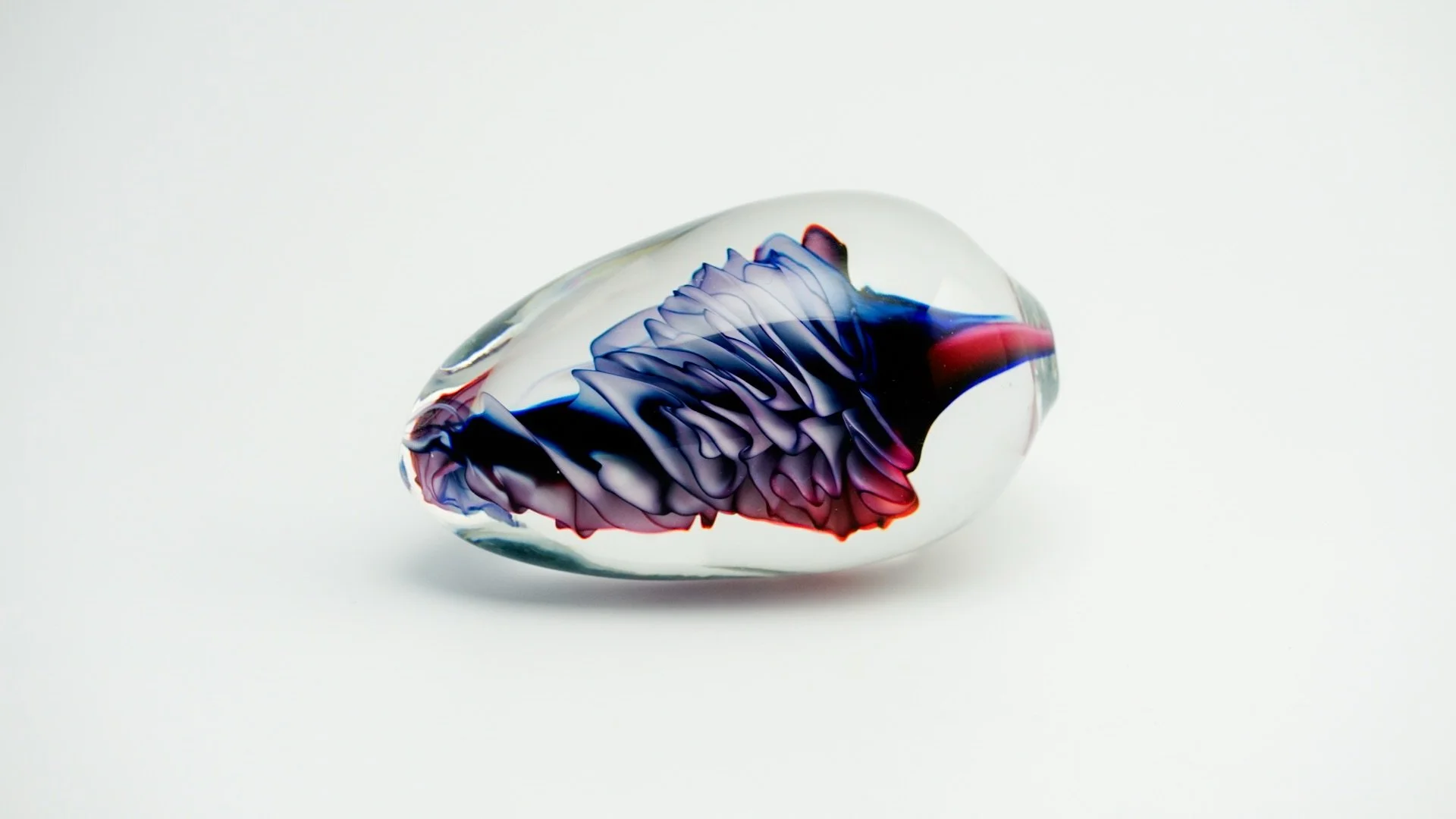 Egg

-Blue and Pink

-2023

#glassblowing #glasssculpture #craft #handmade #glassart