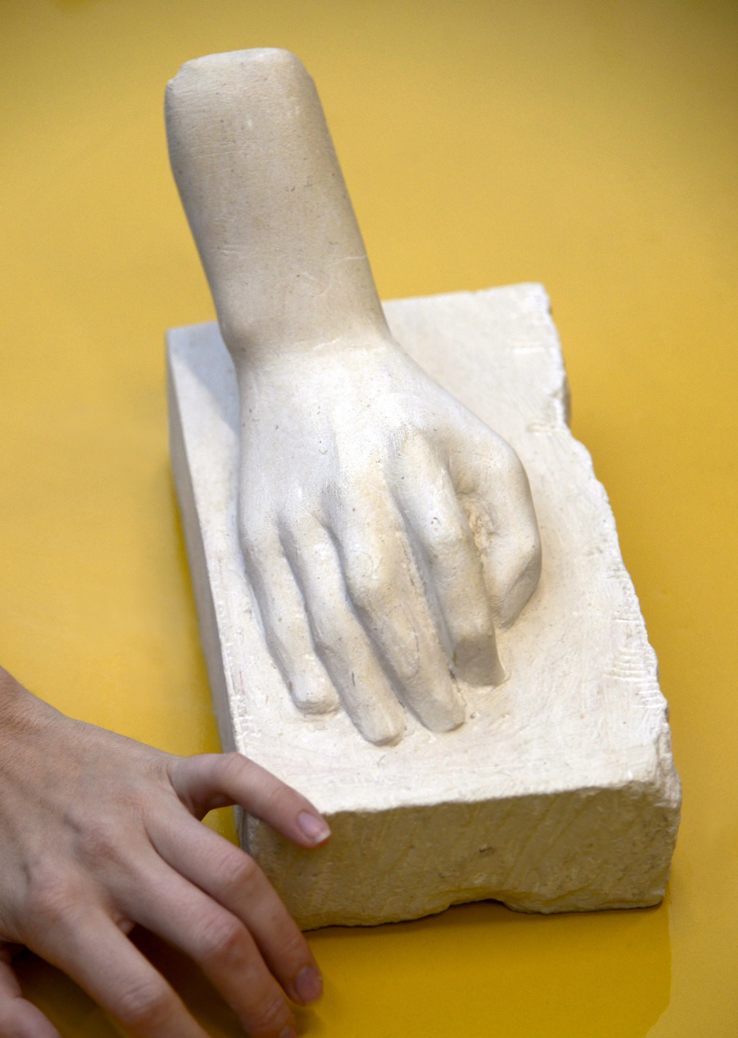 right hand,
limestone, 2025
© HV Photographe