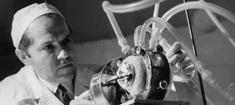 🧠 Dr. Vladimir Demikhov – Soviet Frankenstein (1940s–50s)