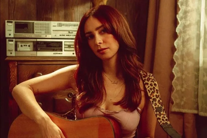 LØLØ POP-ROCK POWERHOUSE STRIPS THINGS DOWN WITH NEW SINGLE ‘ME WITH NO SHIRT ON’