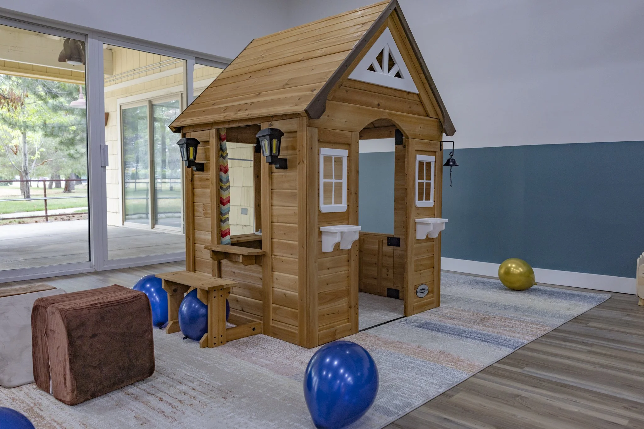 playhouse for kids with balloons