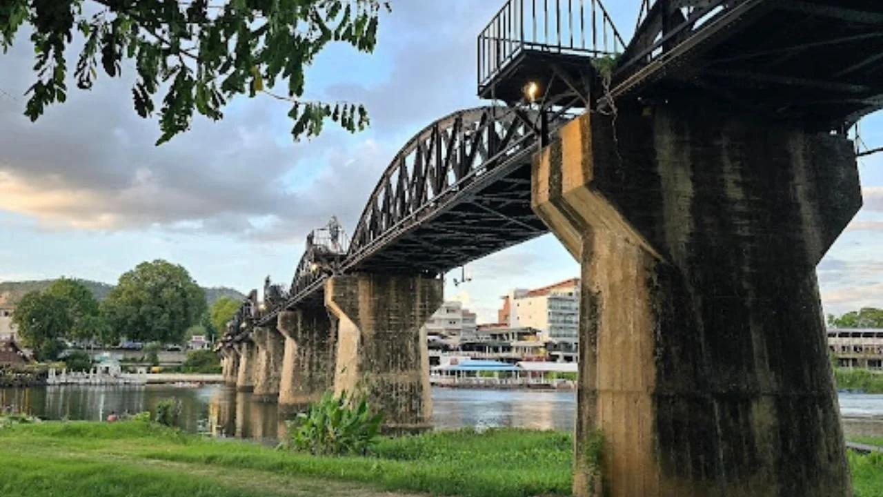 romantic-minnesota-getaways-hiking-trails (4).jpg