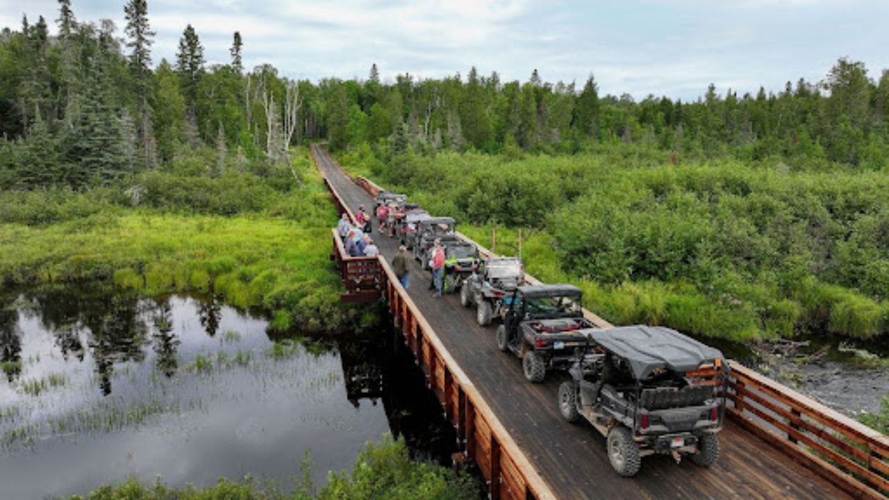 romantic-minnesota-getaways-hiking-trails (3).jpg