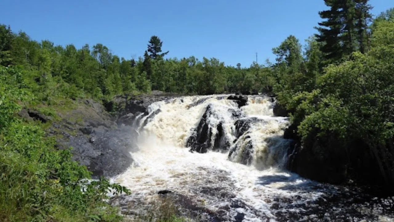 romantic-minnesota-getaways-hiking-trails (11).jpg