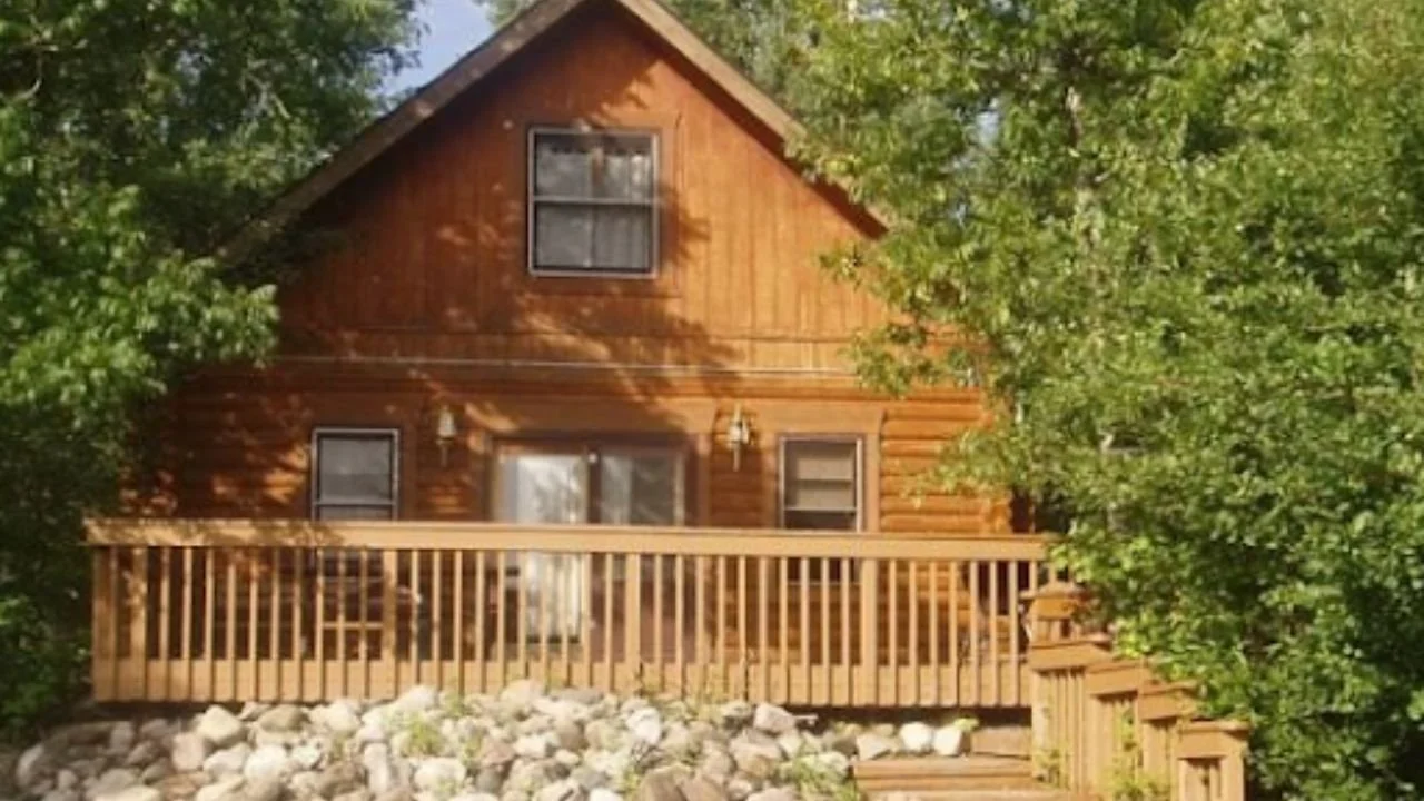 5 Anniversary Trip Ideas Near Ely, MN That Couples Will Love