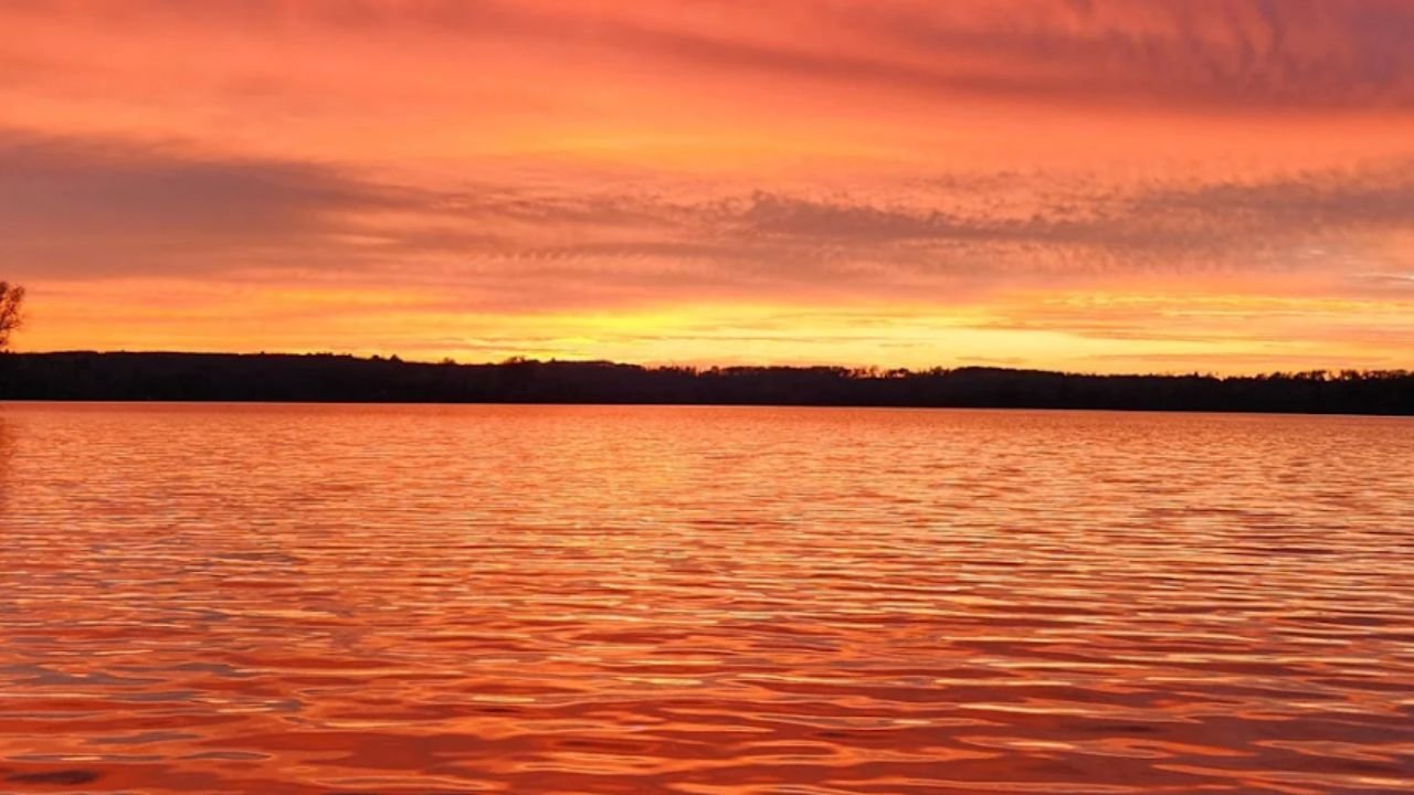 An image of Farm Lake