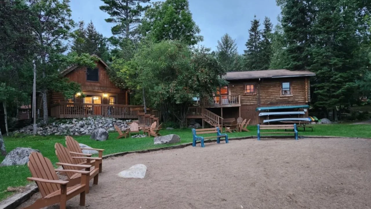 A view of a cabin at Timber Trail Lodge.
