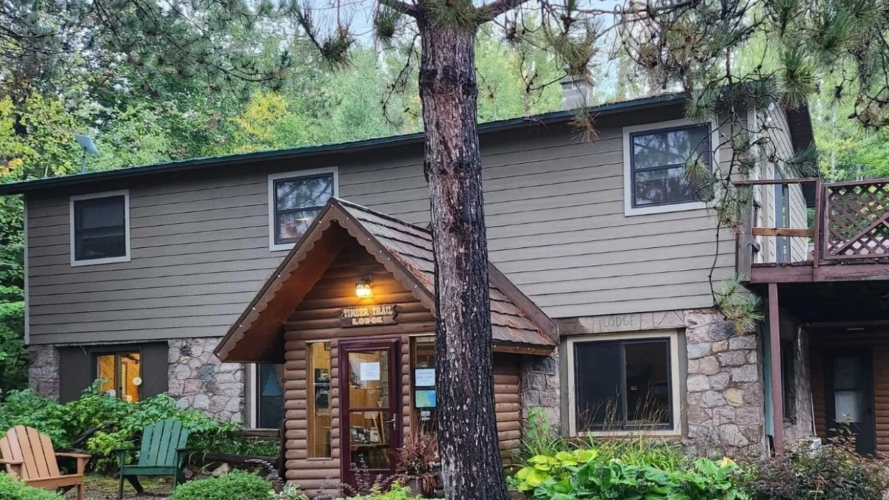 Timber Trail Lodge & Resort on Farm Lake offers cabins, rooms, campsites with direct BWCA access.