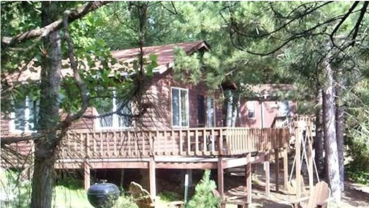 A cozy cabin at Timber Trail Lodge