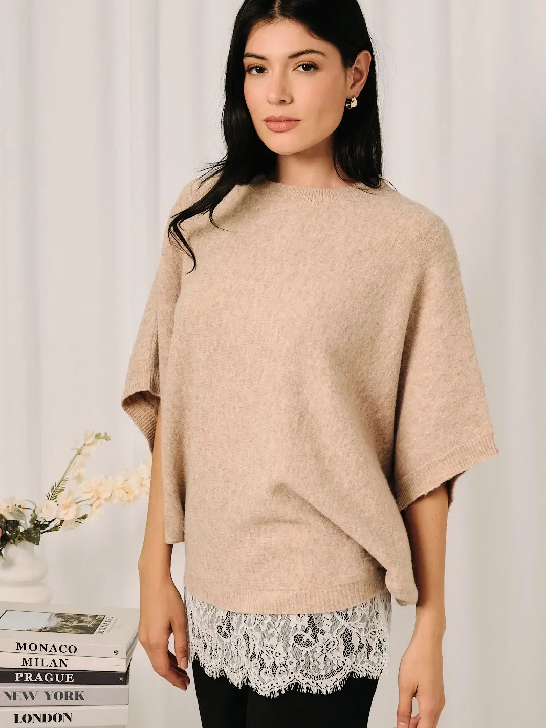 Beige Lace Trim.webp