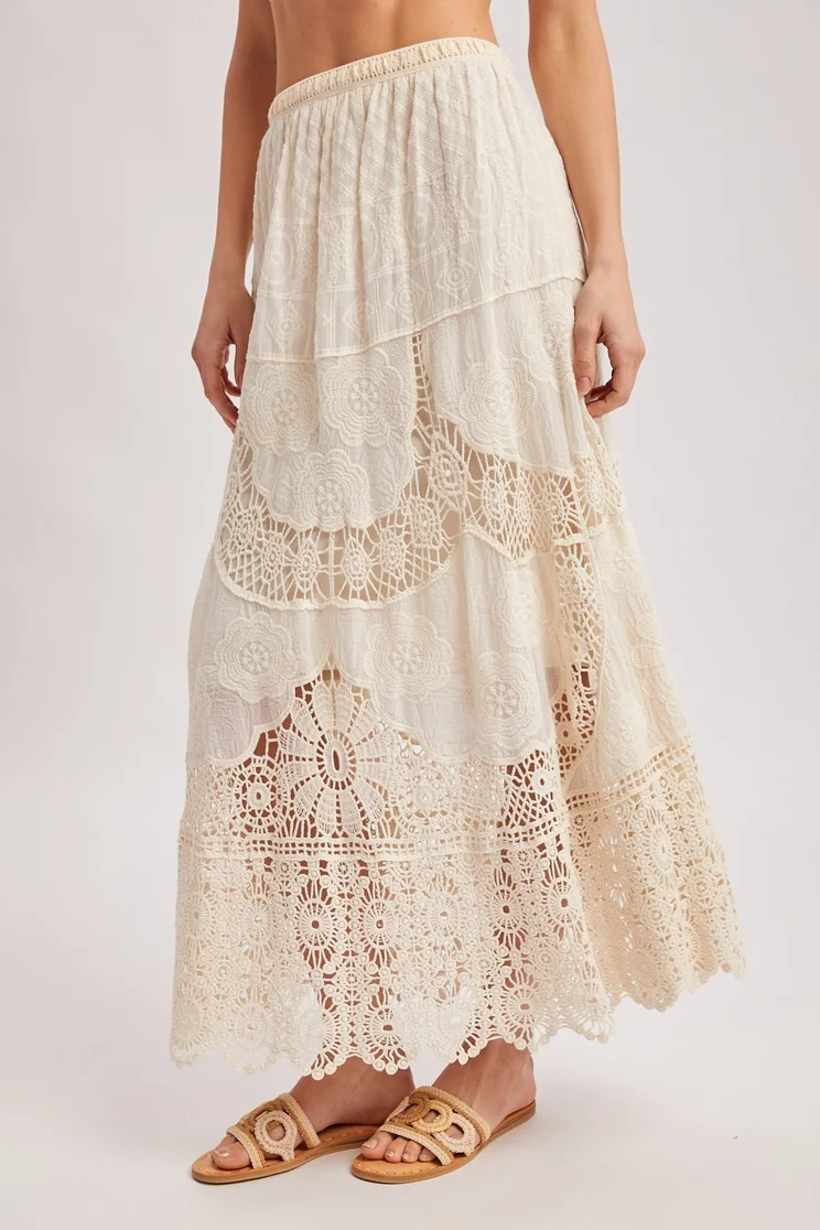 Boho Lace Max 2.webp