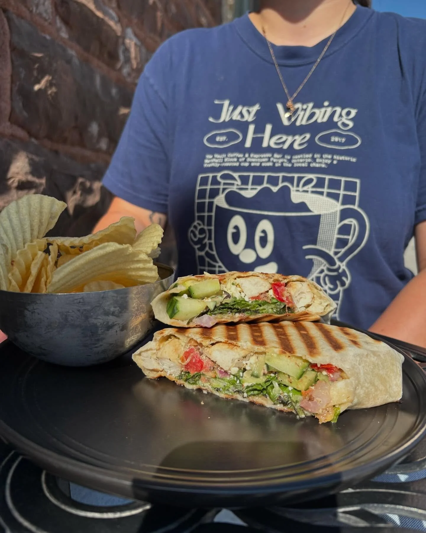 Grilled to perfection: Greek Chicken Wrap 🤩