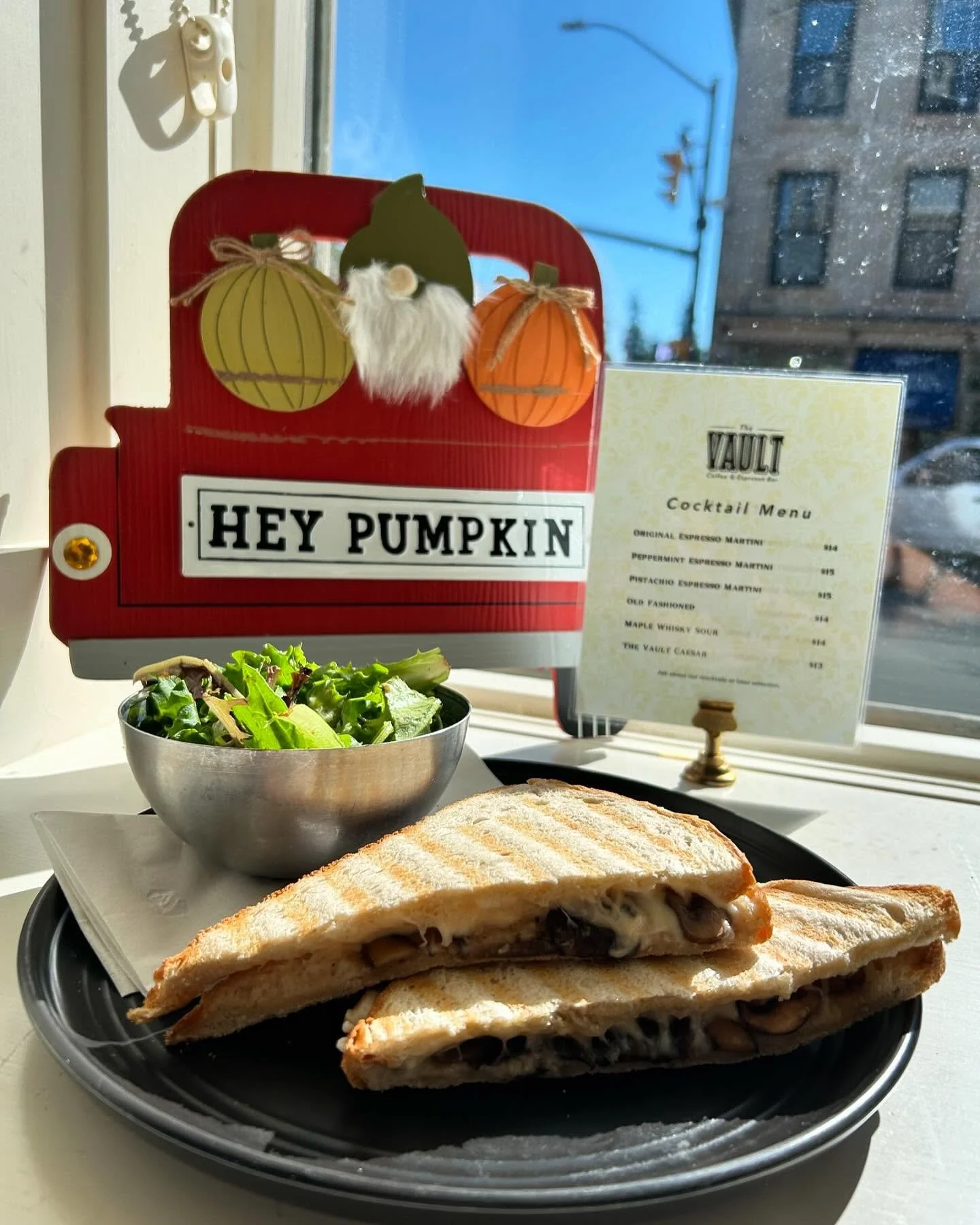 Just in time for this sunny fall weekend 🍂 ☀️ 🍃 

Truffle Mushroom Grilled Cheese + Mixed Green Salad