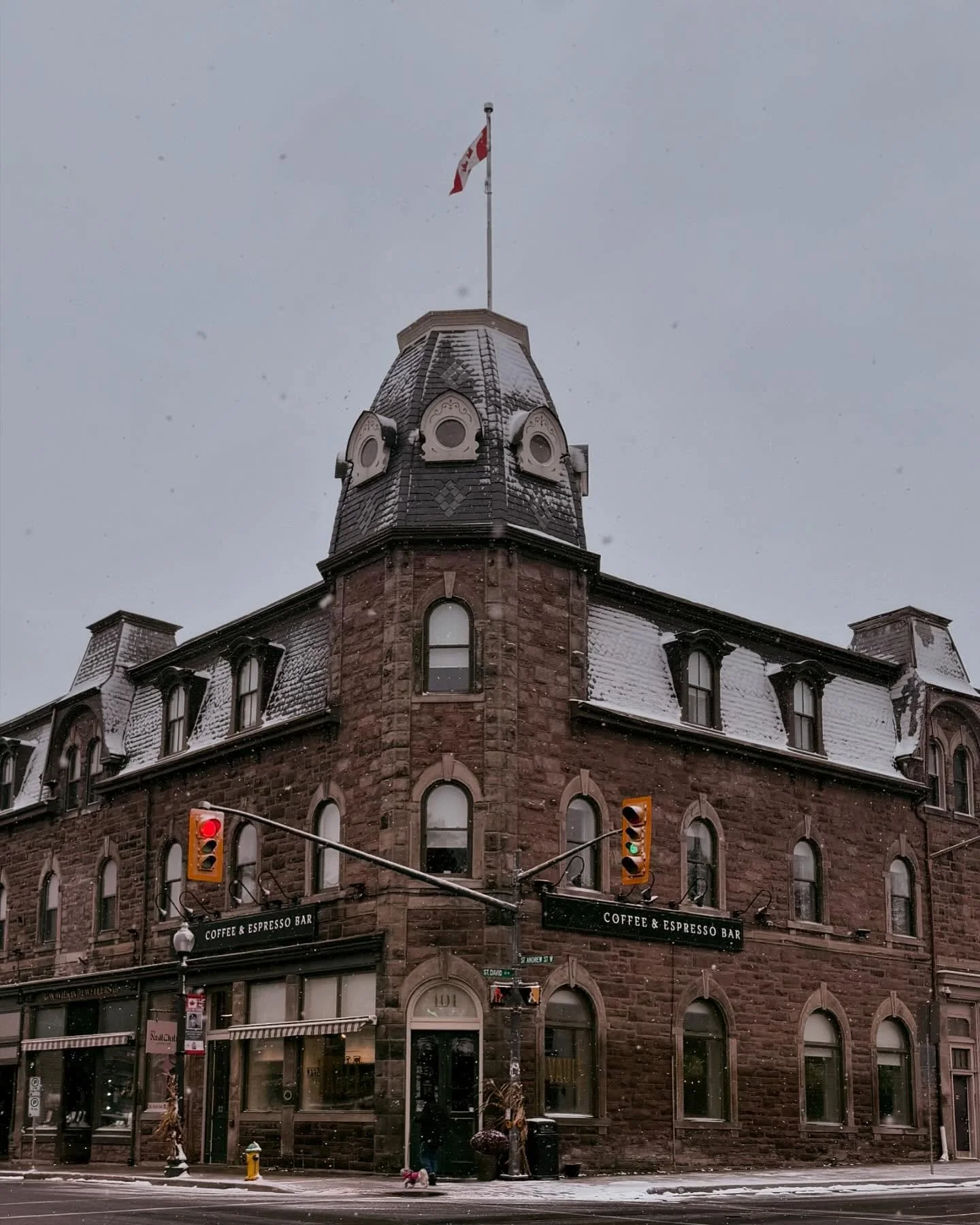 Good morning and happy Sunday to everyone ❄️ 

-The Vault Team