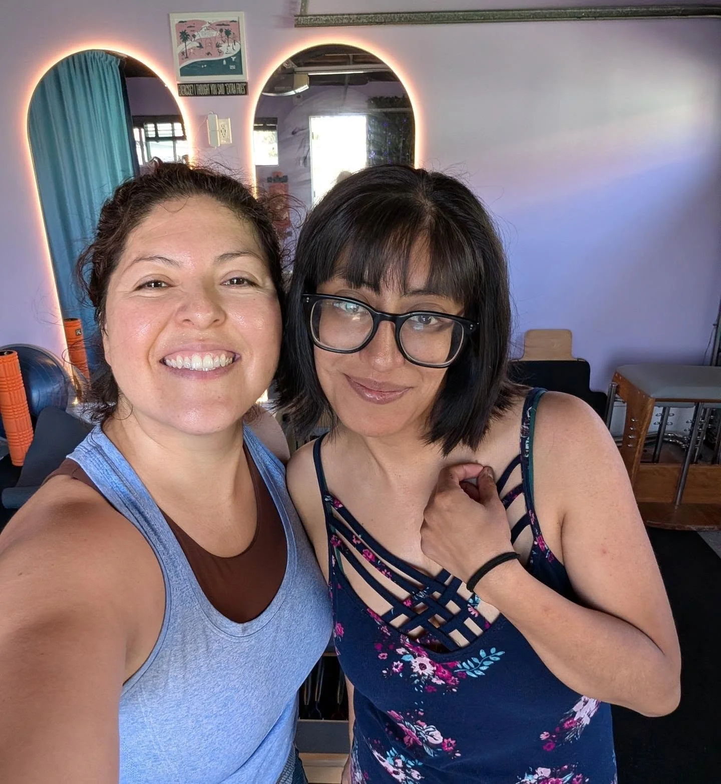 A lovely morning session with @sunflower.748 today ✌🏽 // thanks @longbeachwalkingclub for the support 🫶🏽🎉 Pilates