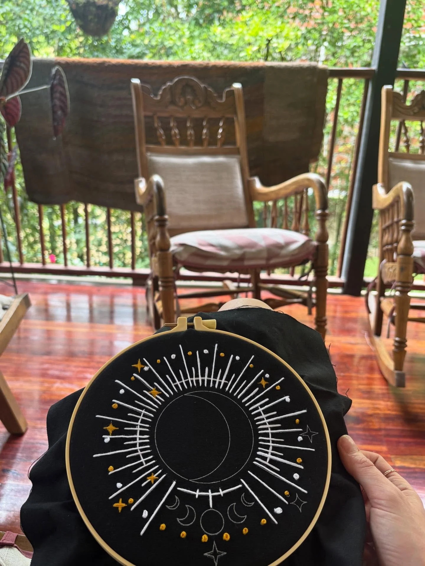 🌙 new piece in progress 🌙

#embroider #embroidery #ritualliving #ritualcraft #ritualmagic