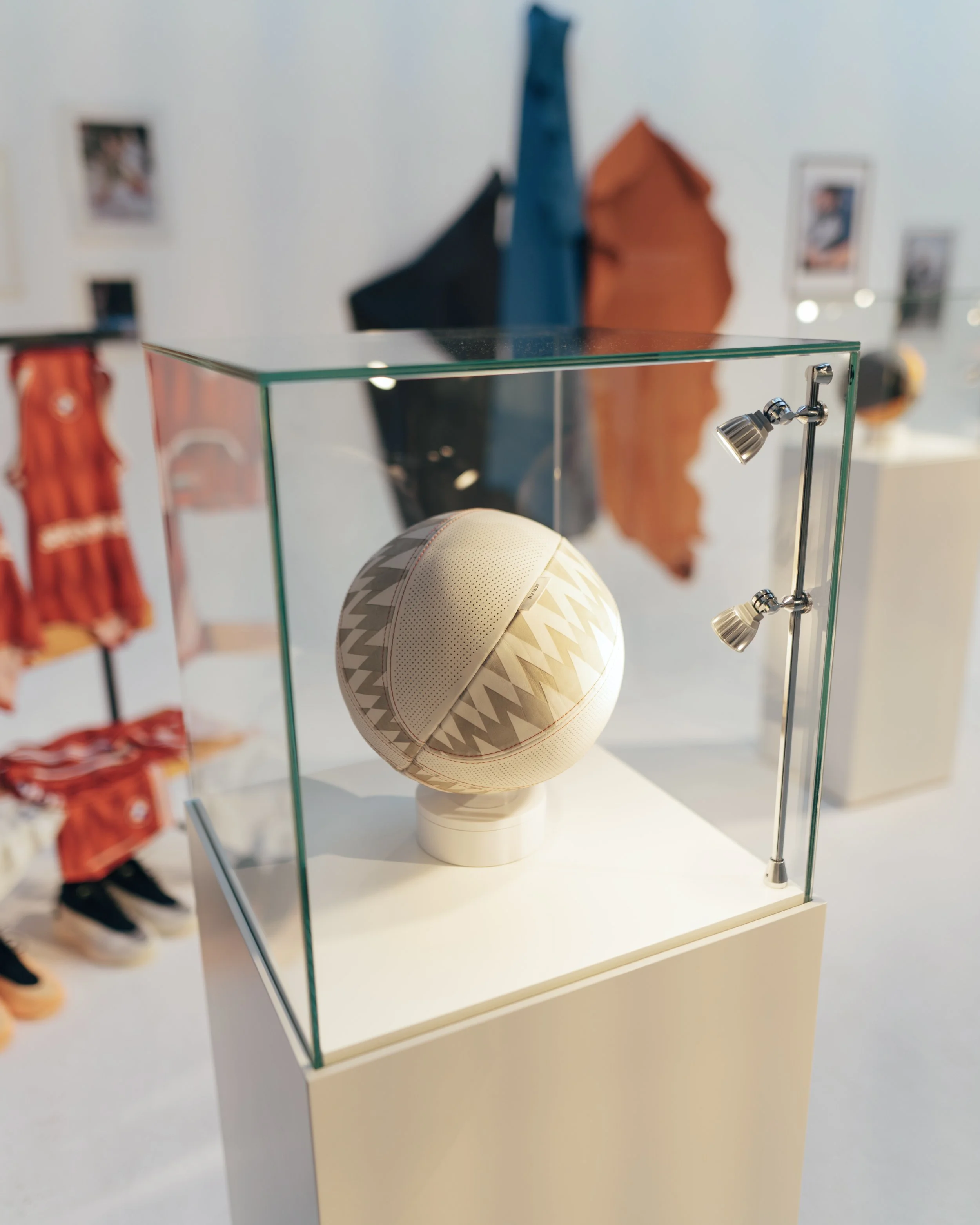 BMW x THATBOII
Basketball Production + Exhibition
Munich, 2024 [14/18]