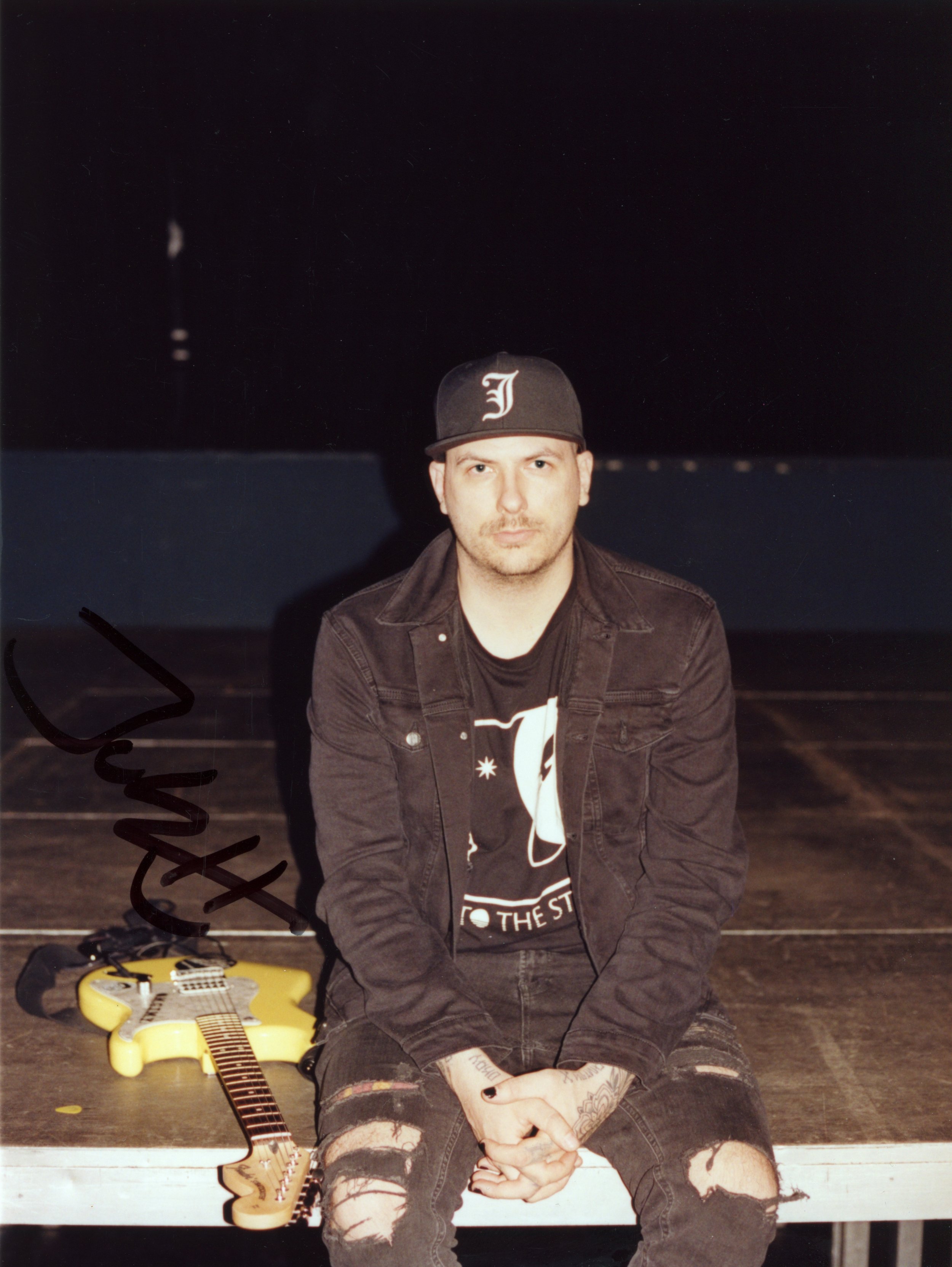 SZ - 10 im Quadrat
Selected Work of "Autogrammkarten"
Exhibition + Print in "Süddeutsche Zeitung"
Munich, 2025 [5/7]