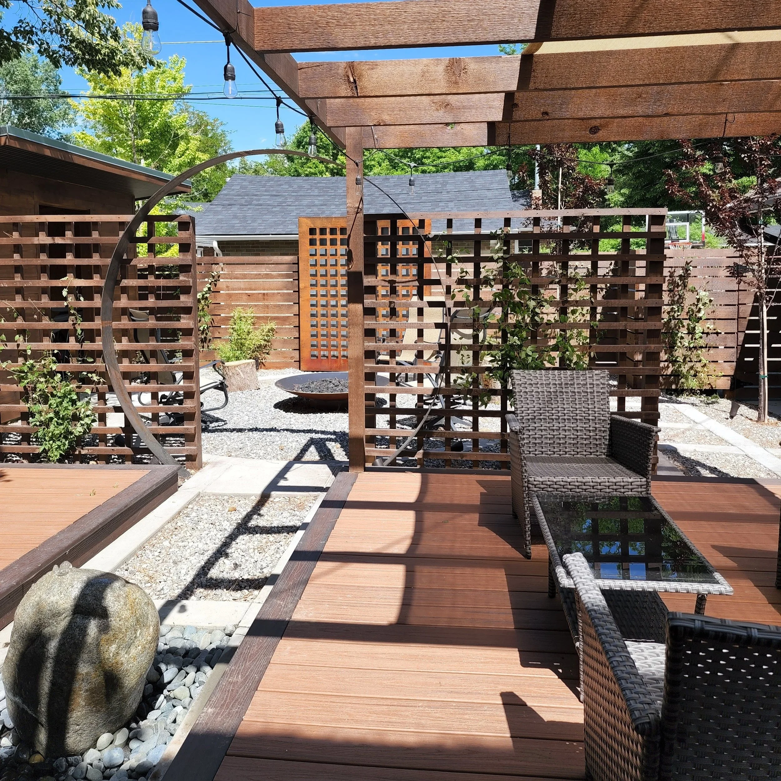 INCLUDE 2_LOUNGING_20220604_162140.jpg