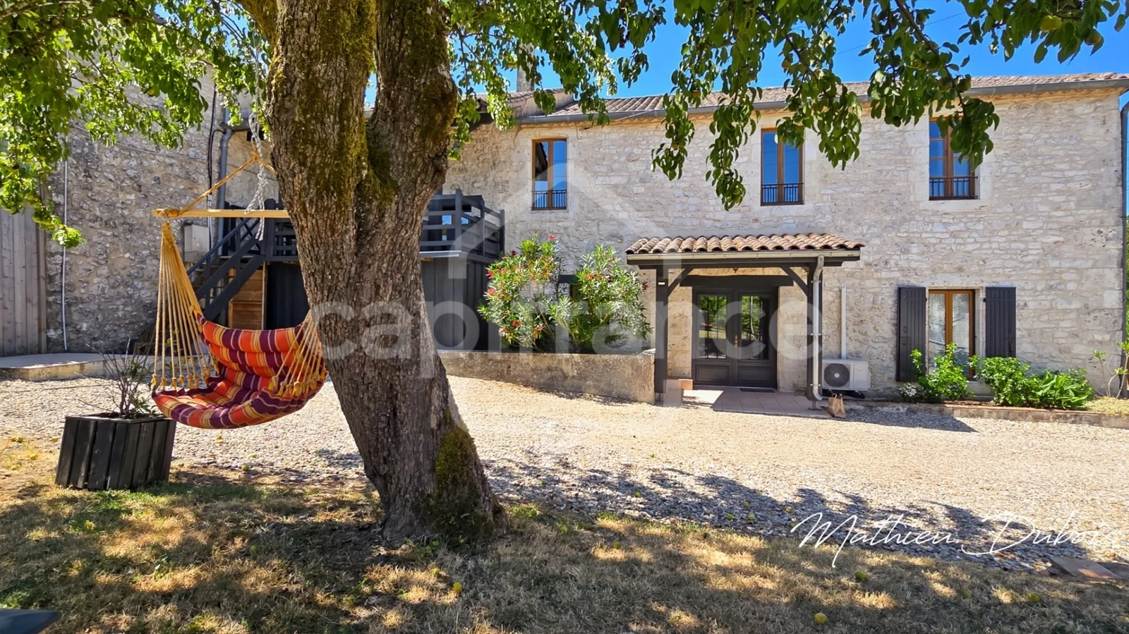 Eymet Dordogne character village house