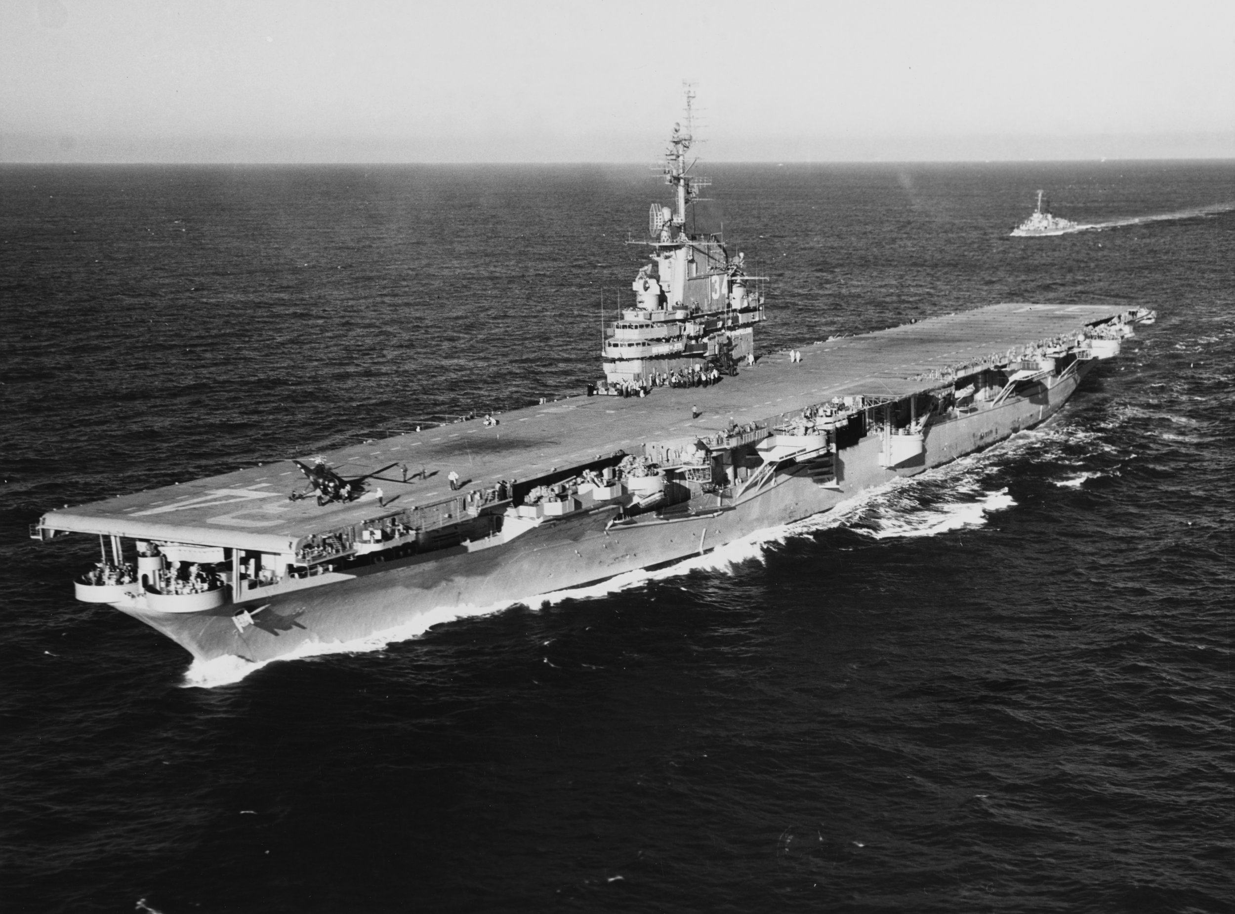 USS_Oriskany_6_December_1950.jpg