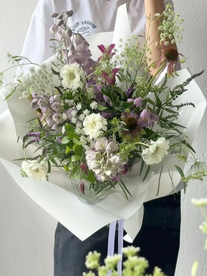 #Roha_bouquet
An oversized bouquet, lovingly ordered for his girlfriend 💜
A wild mix of lilac, white, and soft greens like a gentle walk through a summer meadow.