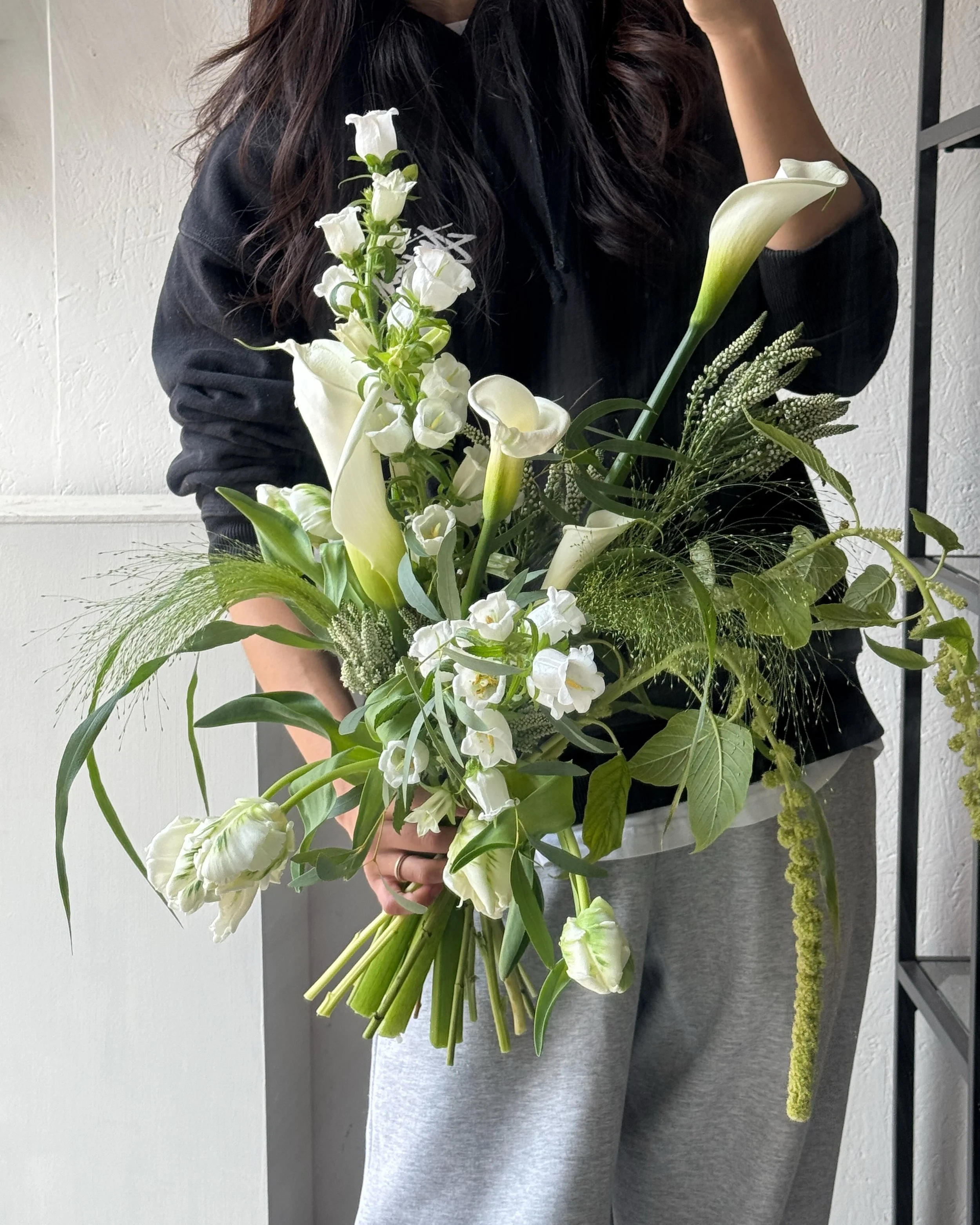 We&rsquo;ve received quite a few enquiries 
about summer bouquets recently, 
so I&rsquo;d like to share some favourites ⋆⁺₊⋆ ☀︎ ⋆⁺₊⋆