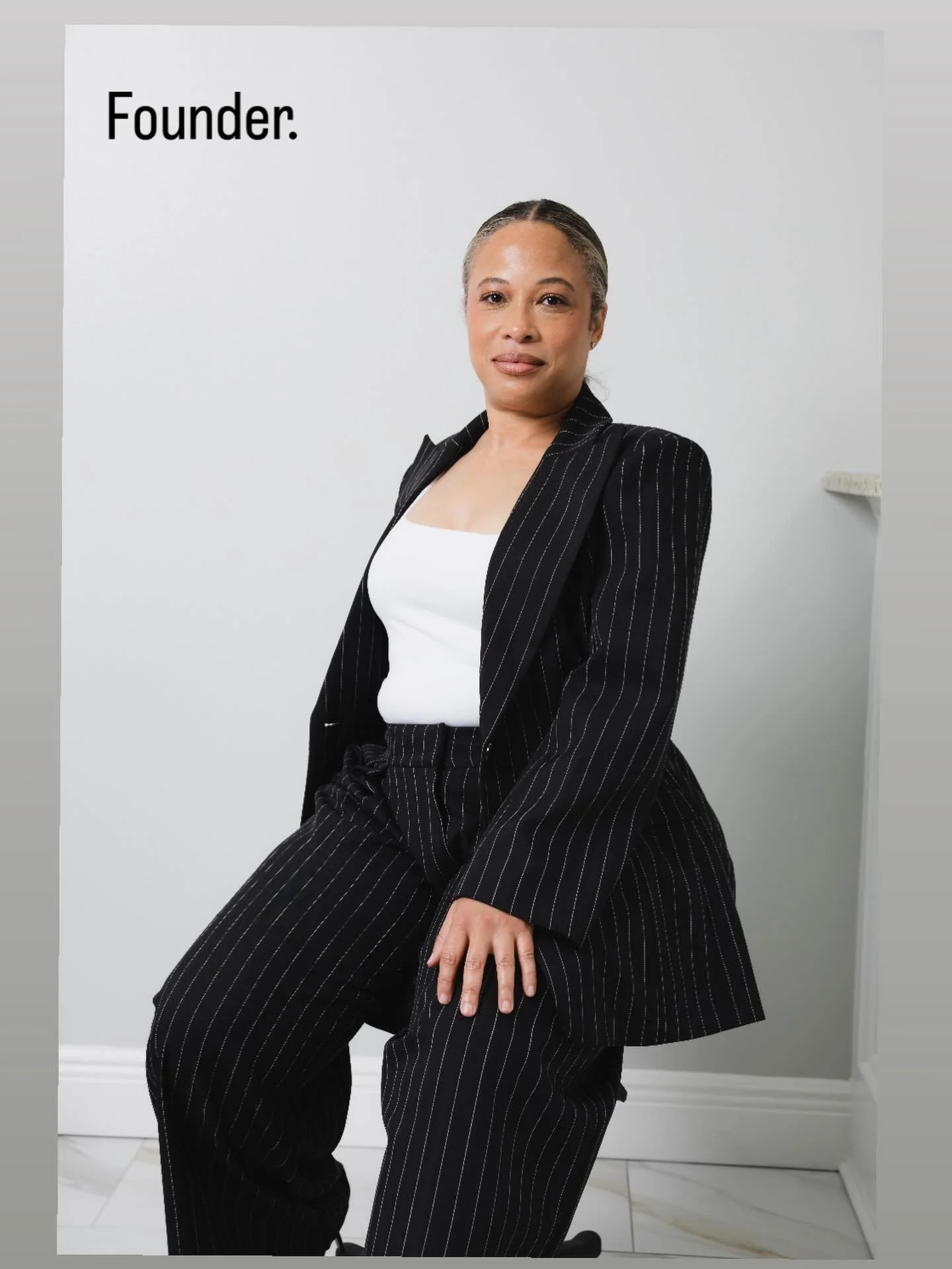 She is Tara Seay, founder of NEATEN.

Licensed since 1998.
Refined through years of discipline, observation and results.

What began at twelve years old became a standard.

Not built on trends.
Built on technique, structure and doing things properly.