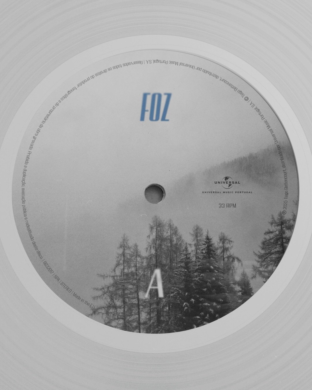 &ldquo;FOZ&rdquo;, de Tiago Bettencourt.
CD + LP.

Direc&ccedil;&atilde;o criativa e design: @tiagobettencourt 
Design: Pais da Fran&ccedil;a.
Ag&ecirc;ncia: @primeiralinhapt 
Editora: @umusicpt