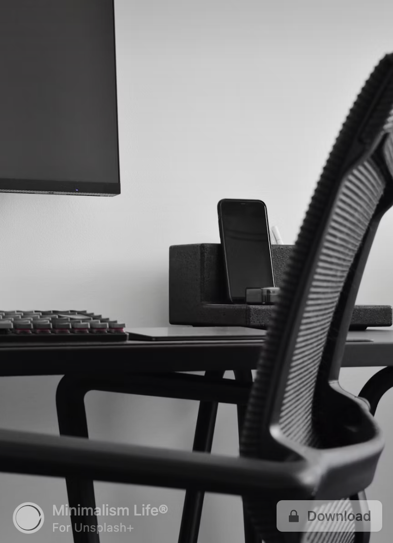 mimimalist desk.png