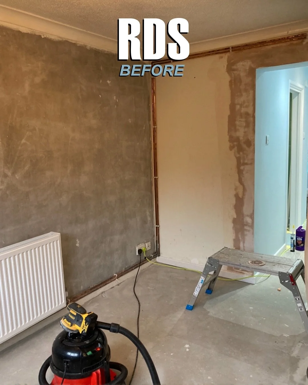 💬 Why called: Following on from building works, the client needed the dining room refurbished, pipes boxing in and areas of damaged plaster made good. 

📌 What was done: The old wall paper was stripped, damaged walls and trim prepared before applyi