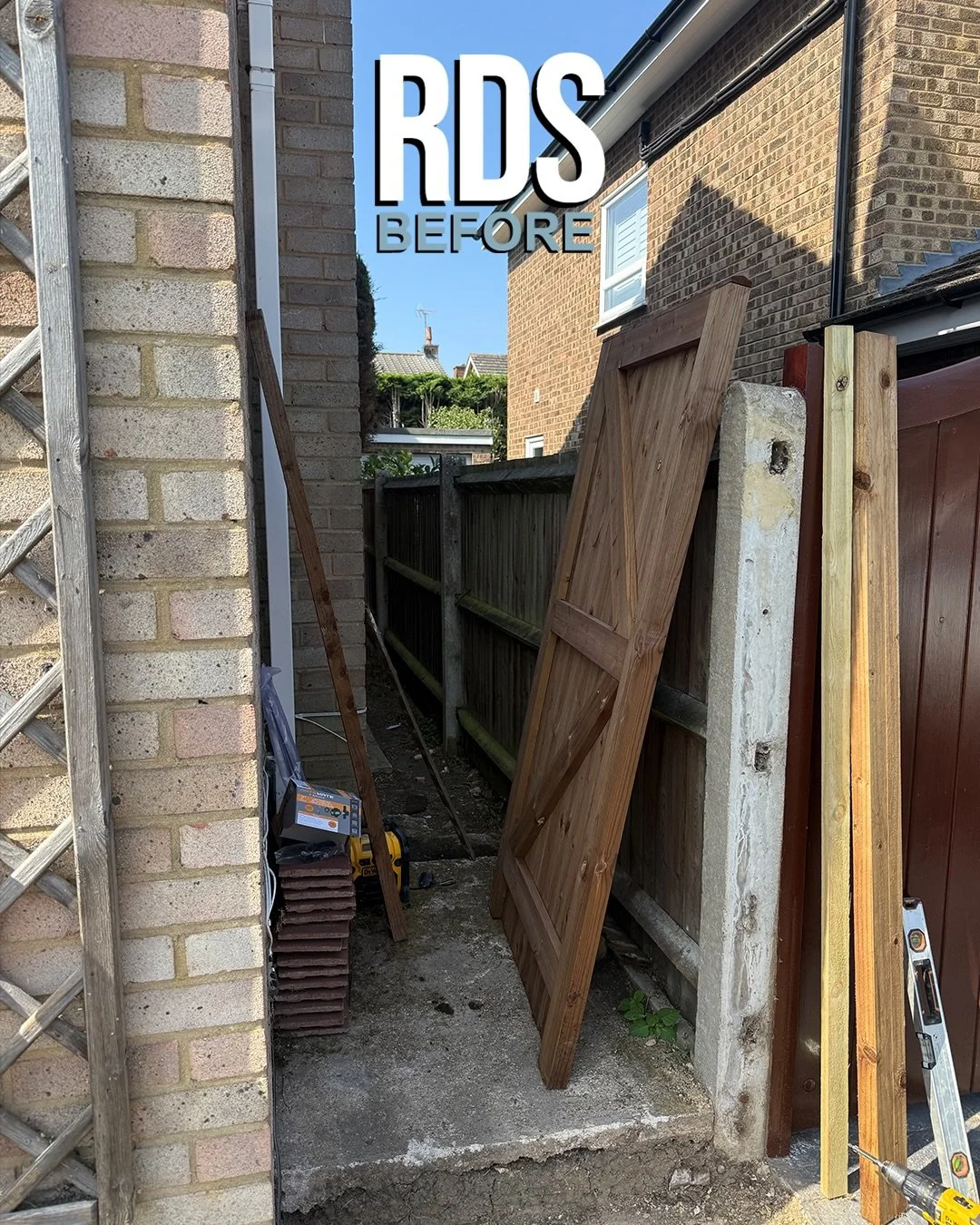 RDS Fitting a Side Gate &amp; Lock 🚪🔐

#rds #propertymaintenance #kent #beforeandafter #garden