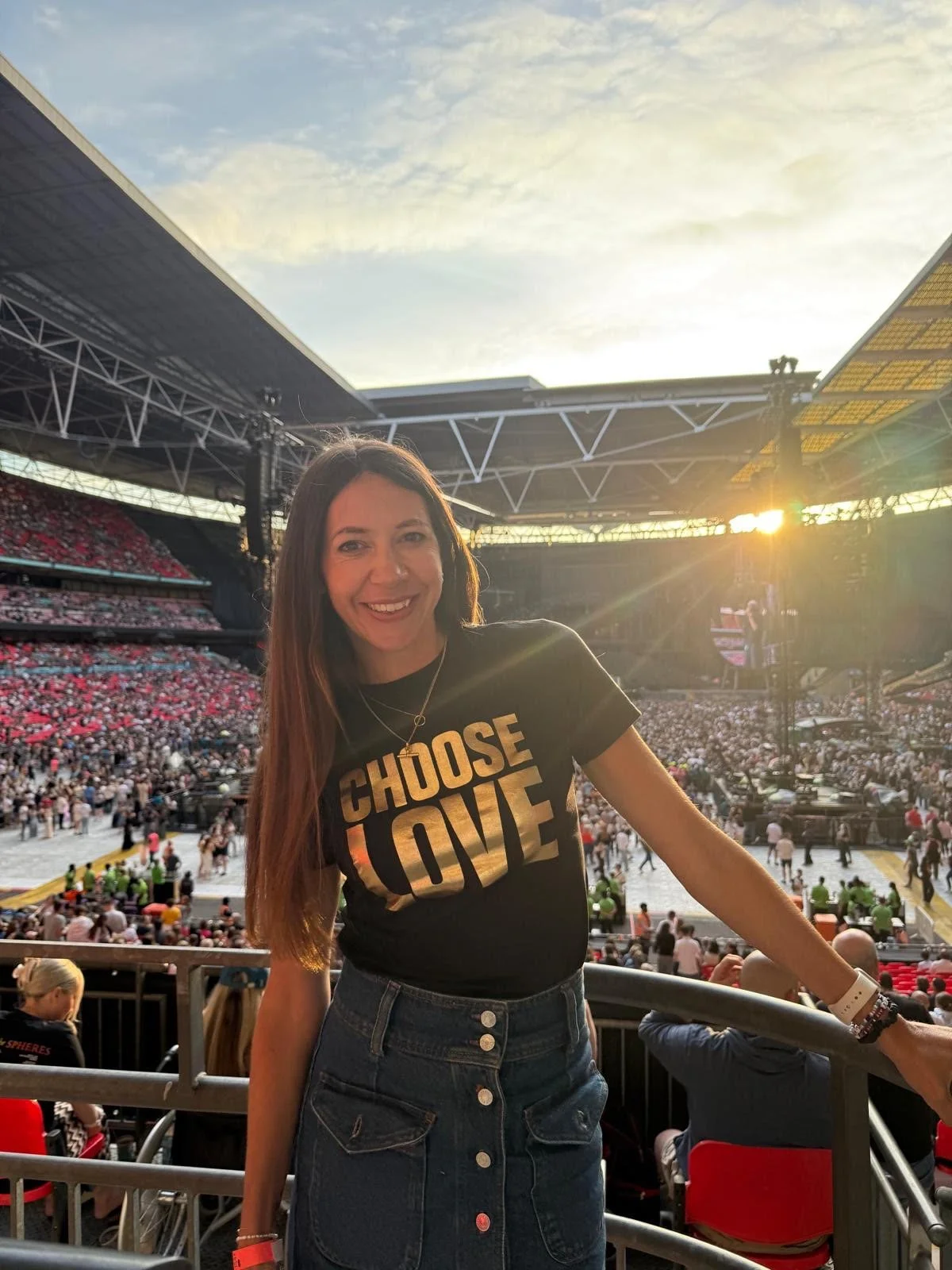 Zoë Elliott (Choose Love)