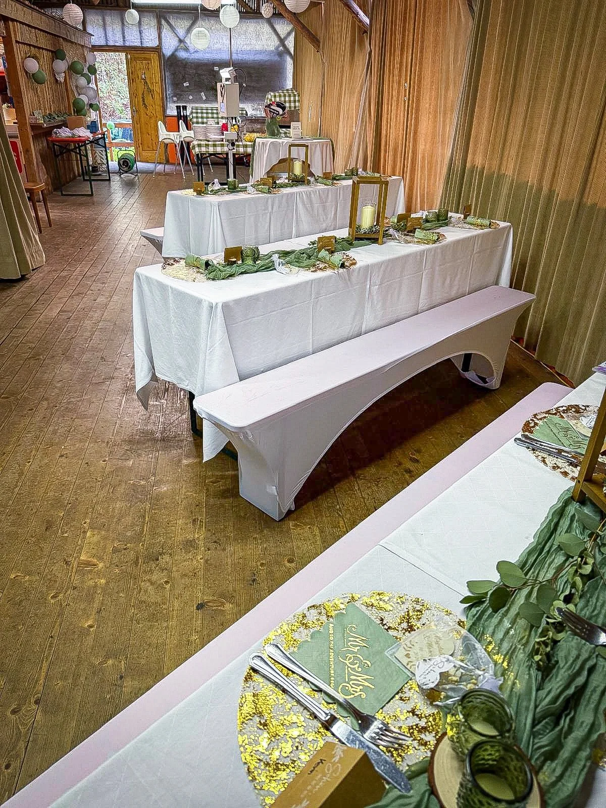 Ein unvergesslicher Tag im Gasthaus Schwarzer See

K&uuml;rzlich durften wir eine wundersch&ouml;ne Hochzeit bei uns feiern &ndash; mit tollem Ambiente, bester Stimmung und rundum zufriedenen G&auml;sten. Genau so stellen wir uns besondere Momente vo