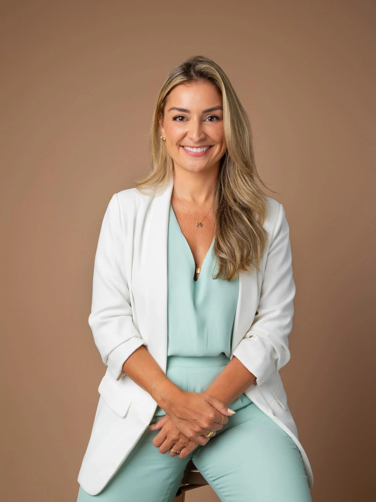 E se eu te dissesse que crescer r&aacute;pido demais pode comprometer o futuro do seu neg&oacute;cio? 

Nos neg&oacute;cios, a busca por metas de faturamento e expans&atilde;o muitas vezes deixa algo fundamental de lado: as pessoas. 

Sem uma base s&