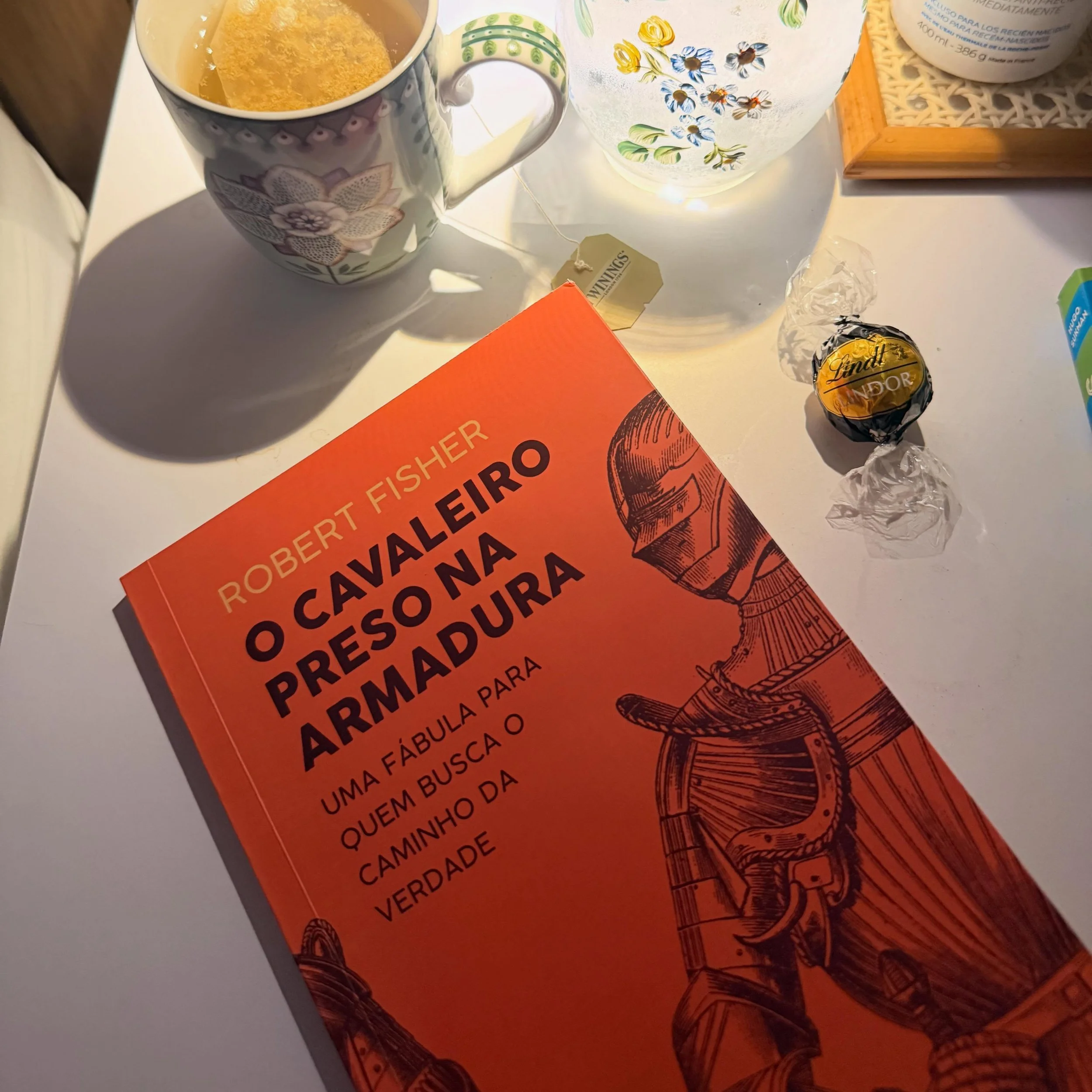 &Agrave;s vezes, a mesma armadura que nos trouxe at&eacute; aqui &eacute; a que nos impede de crescer.

Foi essa a conclus&atilde;o que tive ao ler O Cavaleiro Preso na Armadura.

Na lideran&ccedil;a, a necessidade de parecer sempre forte, ter todas 