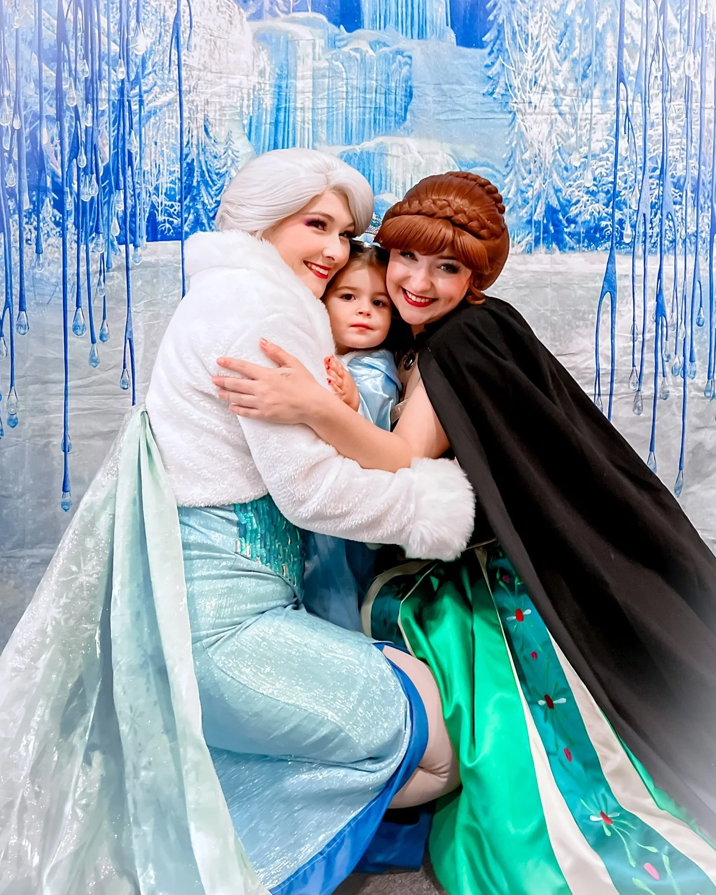 ✨ Warm hugs with the Snow Sisters✨

Our Winter Wonderland is an immersive, experience designed for families who want something to truly special to cherish in the new year!

🎟 Spots are limited: https://www.eventbrite.com/e/1978638517068?aff=oddtdtcr