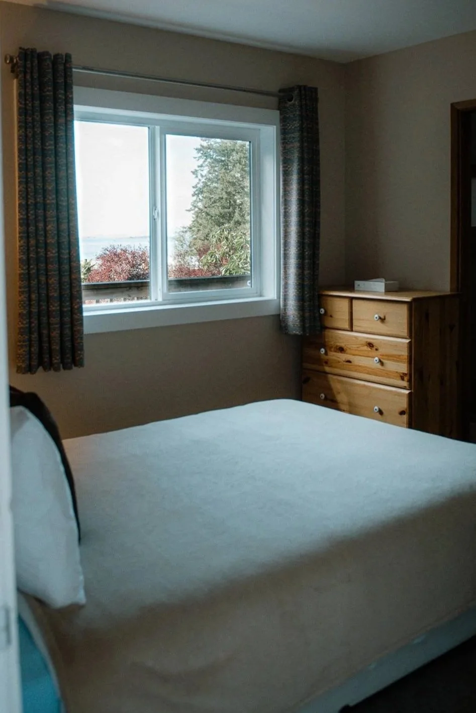 Private Room with Single Bed