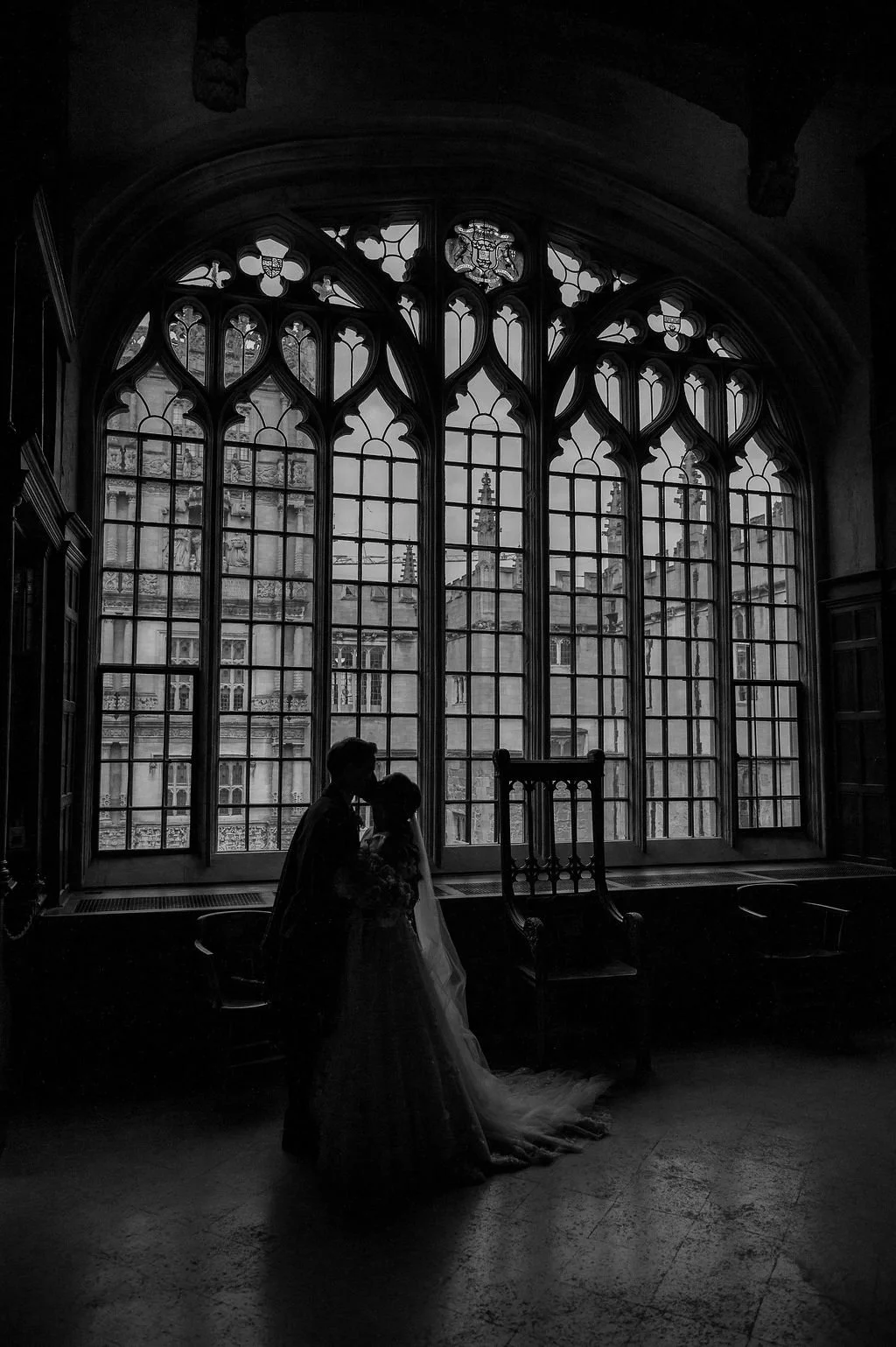 VictoriaandAndrew_Bodleian-Library-Oxford-Weddings-by-Nicola-and-Glen-961.jpg