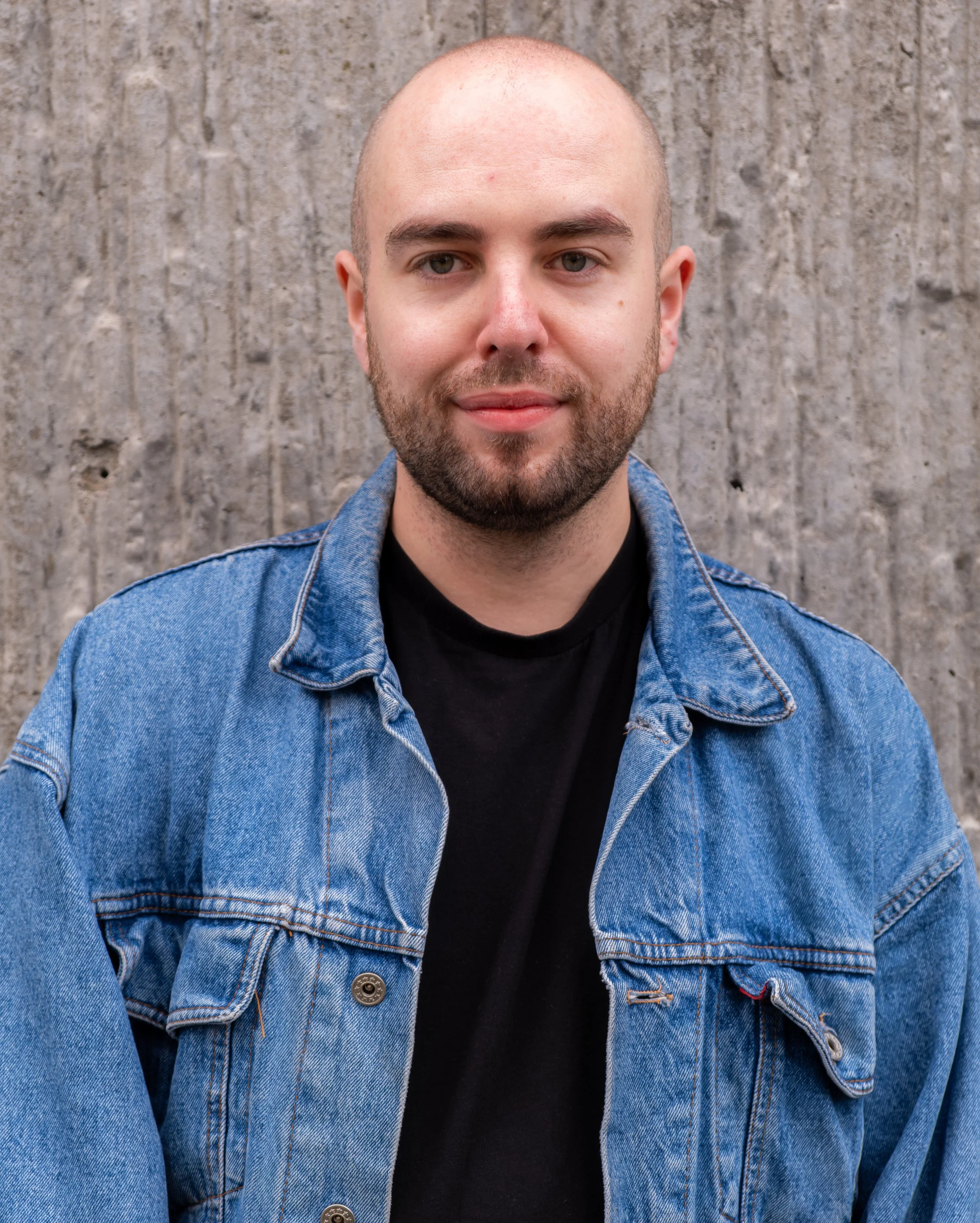 Outdoor headshot for an actor, taken in a natural environment