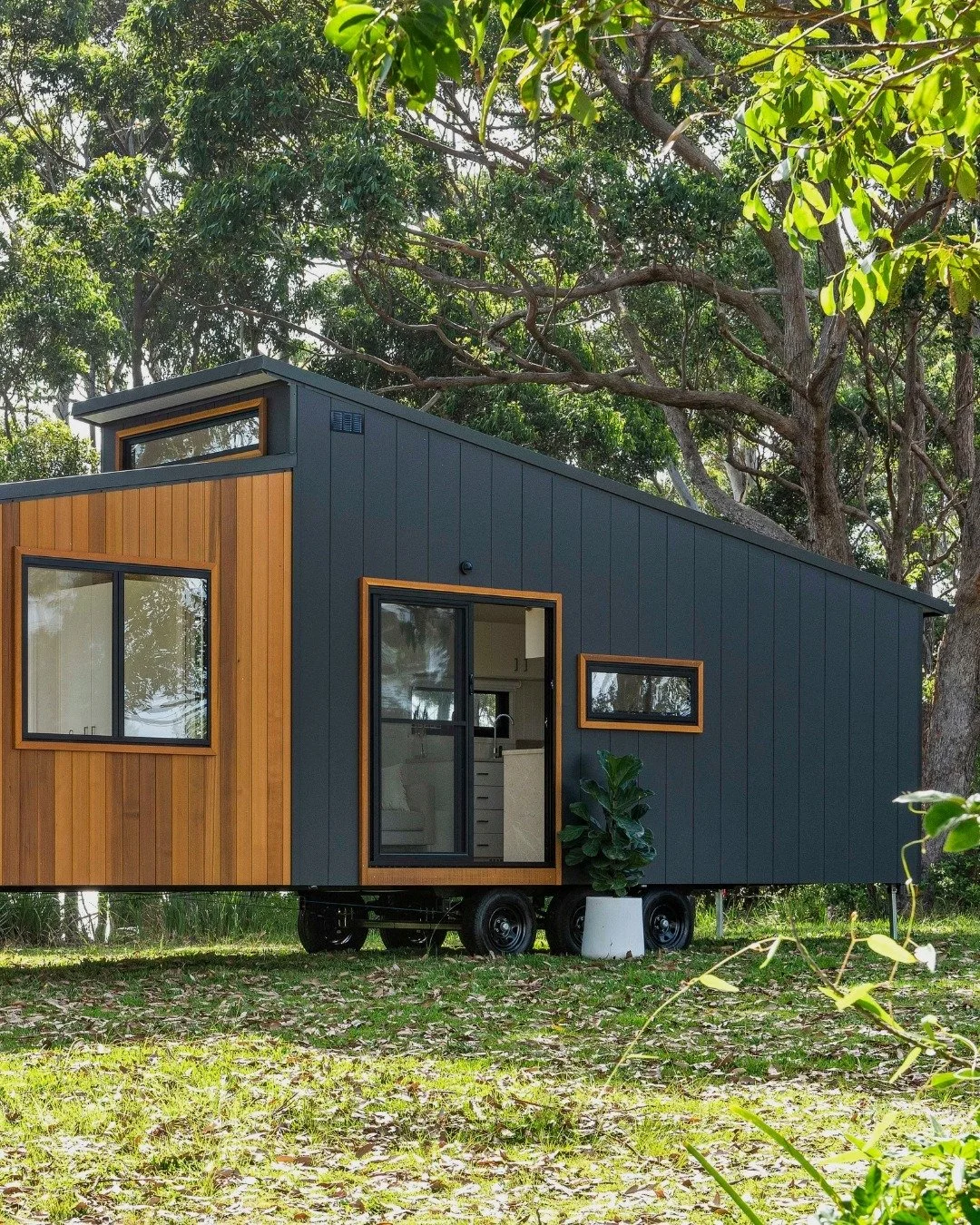 The Nine Six. A classic single-level tiny home with all the essentials.

Choose your layout:
&bull; End Bathroom with double skillion roof (pictured)
&bull; Centre Bathroom with gable roof

#tinyhomes #tinyhome #offgridliving