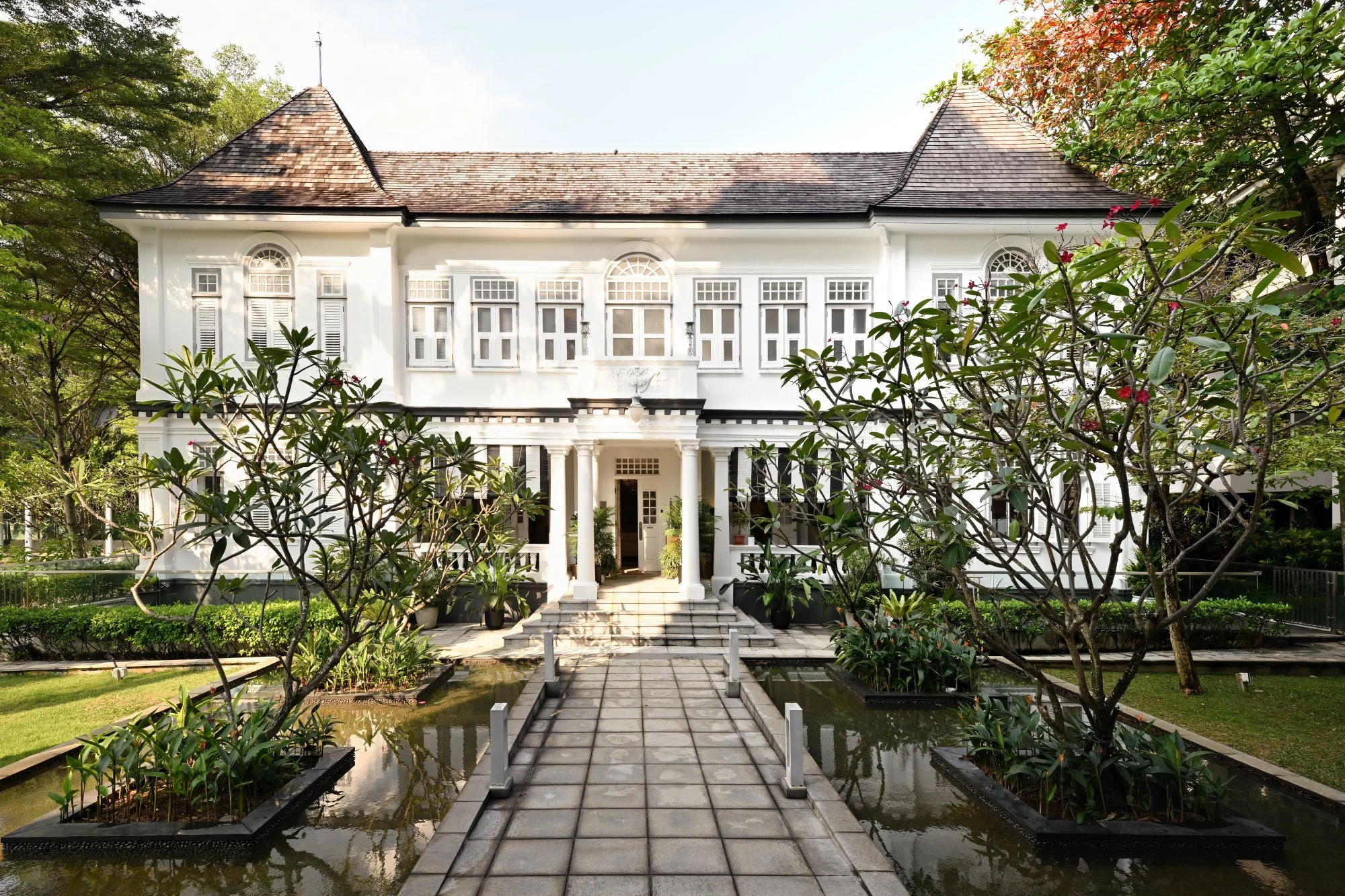 Experienced Singapore Architecture Photographer.JPG