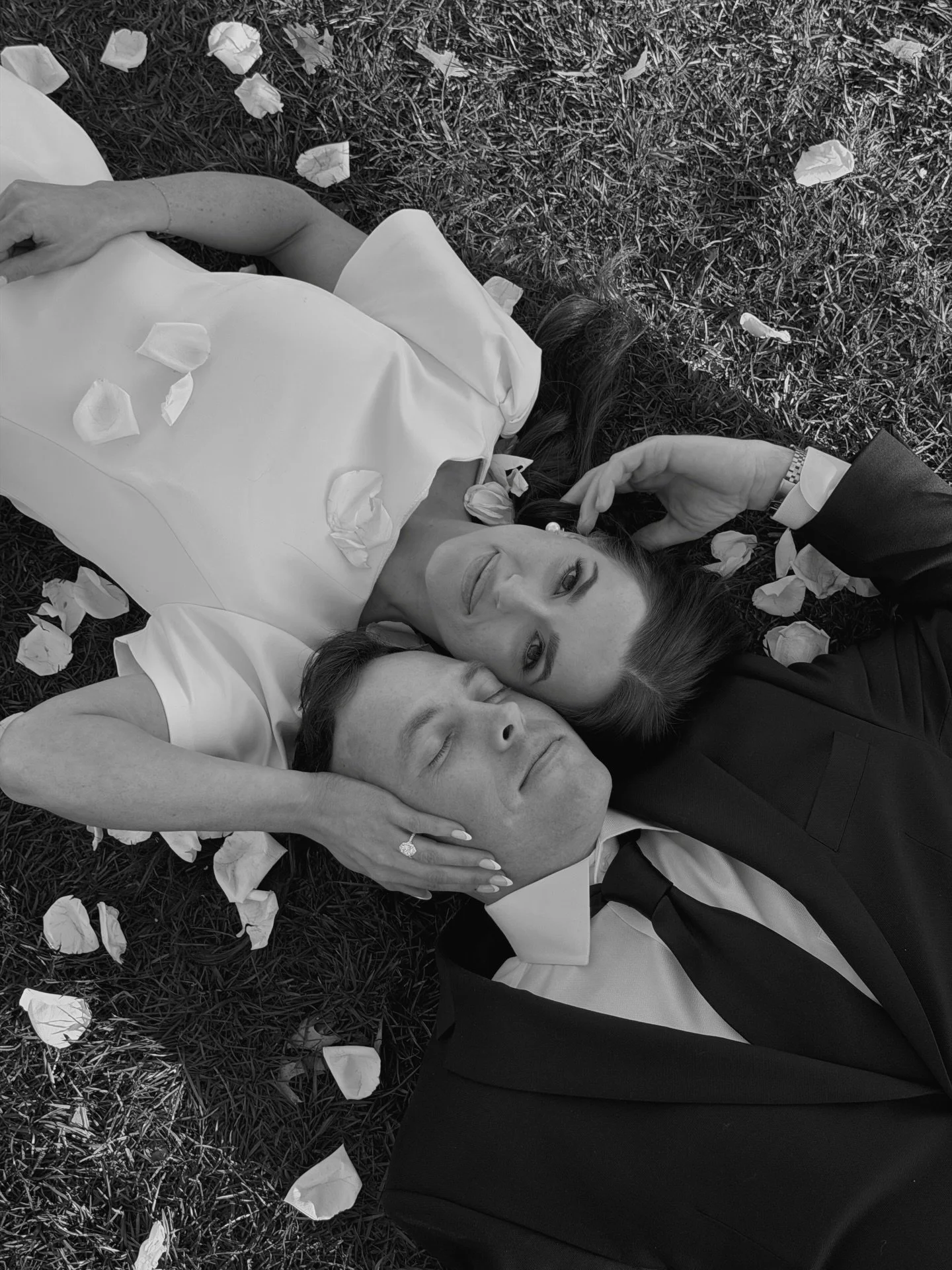 Brooke &amp; Coalson are ENGAGED! 💍🤍 

Some fave moments from this engagement session shot on iPhone at the @myriadgardens &amp; @colcordhotel📱 

Photography: @johnbunnfilms 
Makeup: @makeupnadja 

#weddingcontentcreator #weddingcontent #bridesof2