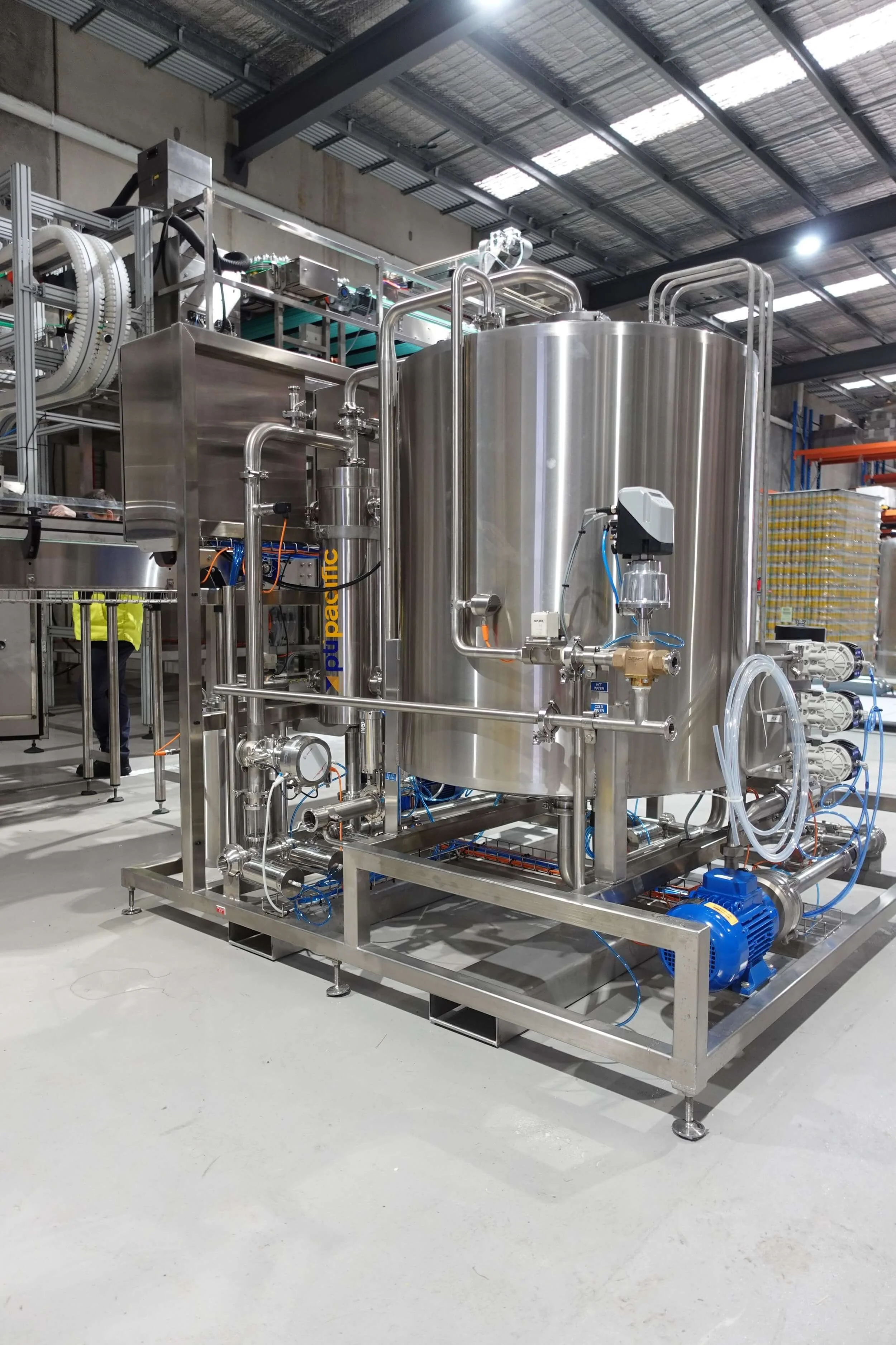 500 Series - Stainless steel tanks and pipes