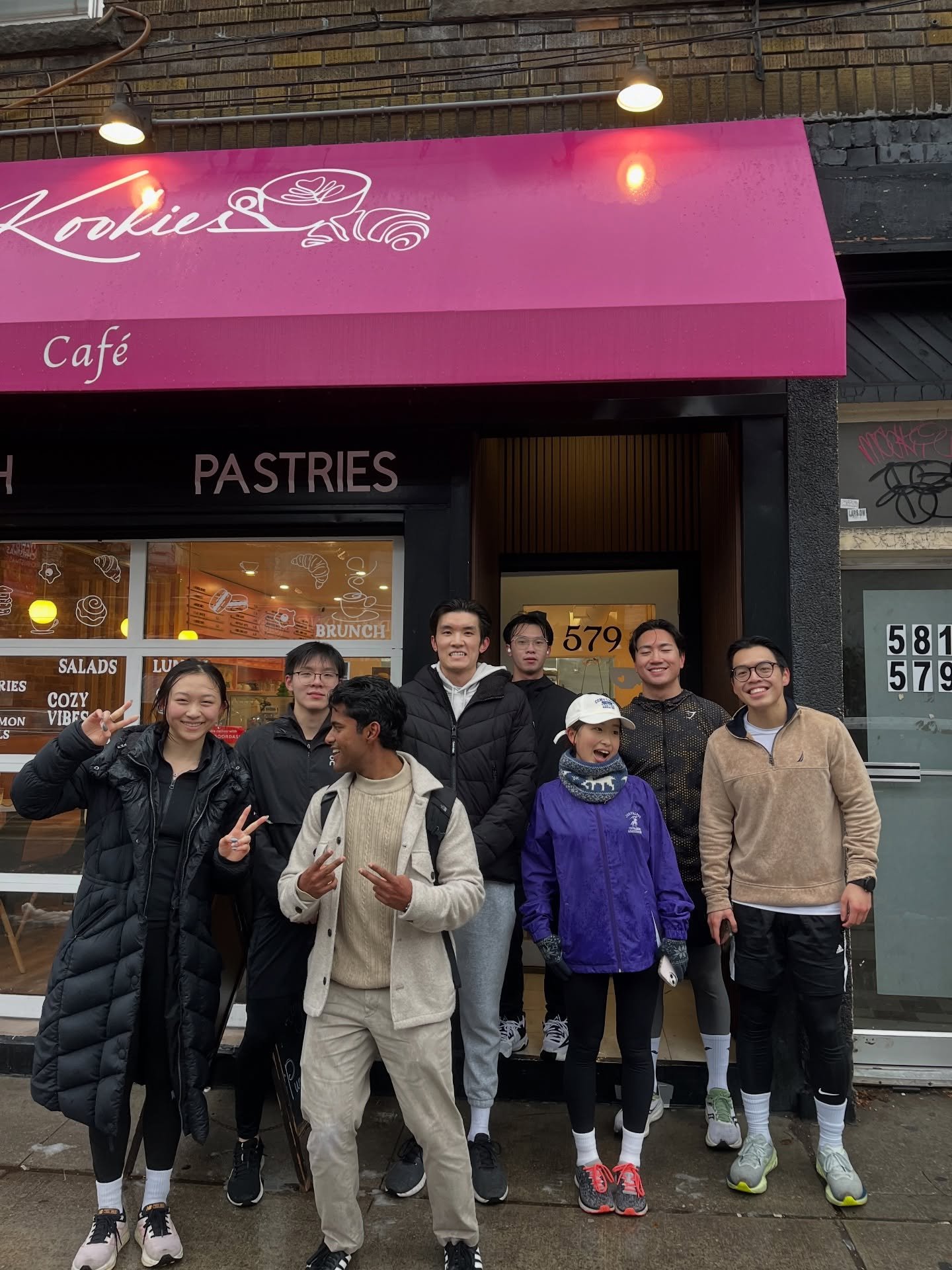 Real foodies made it on a rainy and snowy morning🥶
Thank you @bkookiescafe for having us, we all loved the pastries and the cookies and the cozy atmosphere 🥰 It is very close to UofT campus so be sure to check it out if you&rsquo;re looking for des