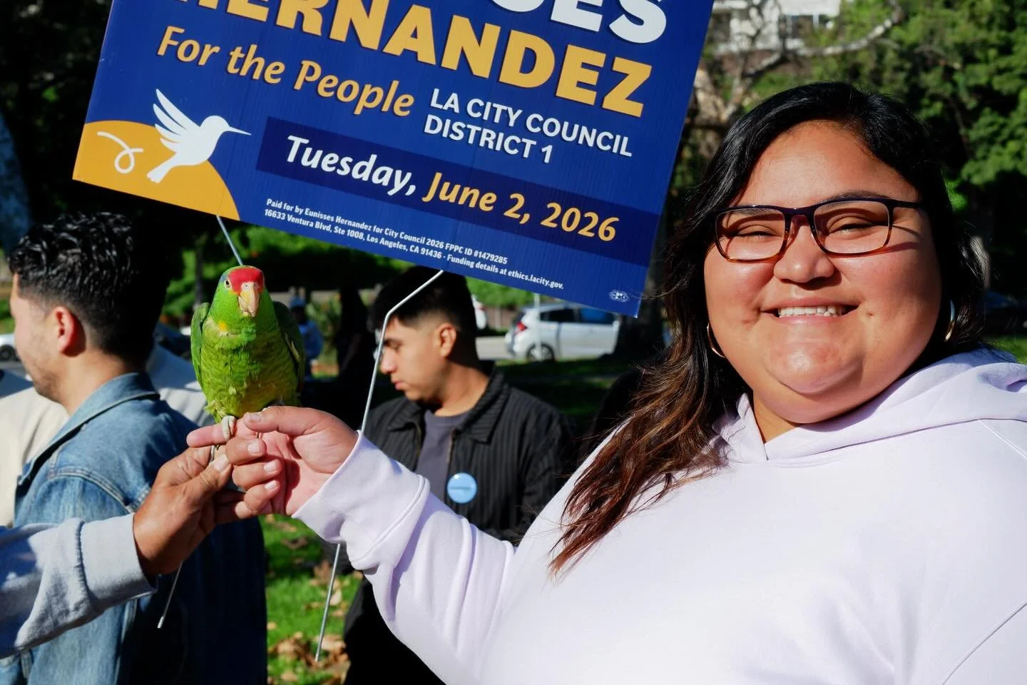 🦜✨This is a @pepe_hermon appreciation post✨ 🦜

Pepe the parrot is a local legend in NELA so having him attend our canvass launch was a huge honor. 😌 Fun fact: Pepe may be a parrot but he&rsquo;s also technically a Franklin Panther 💯😤🐆 Staying h