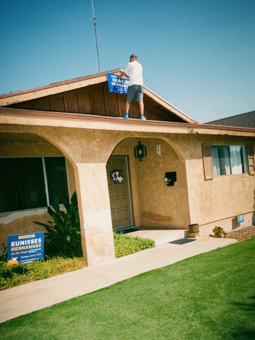 Now that&rsquo;s dedication. Raise the roof, Highland Park! 🏠 Voting Centers open tomorrow &mdash; let&rsquo;s GET OUT THE VOTE and BRING IT HOME!