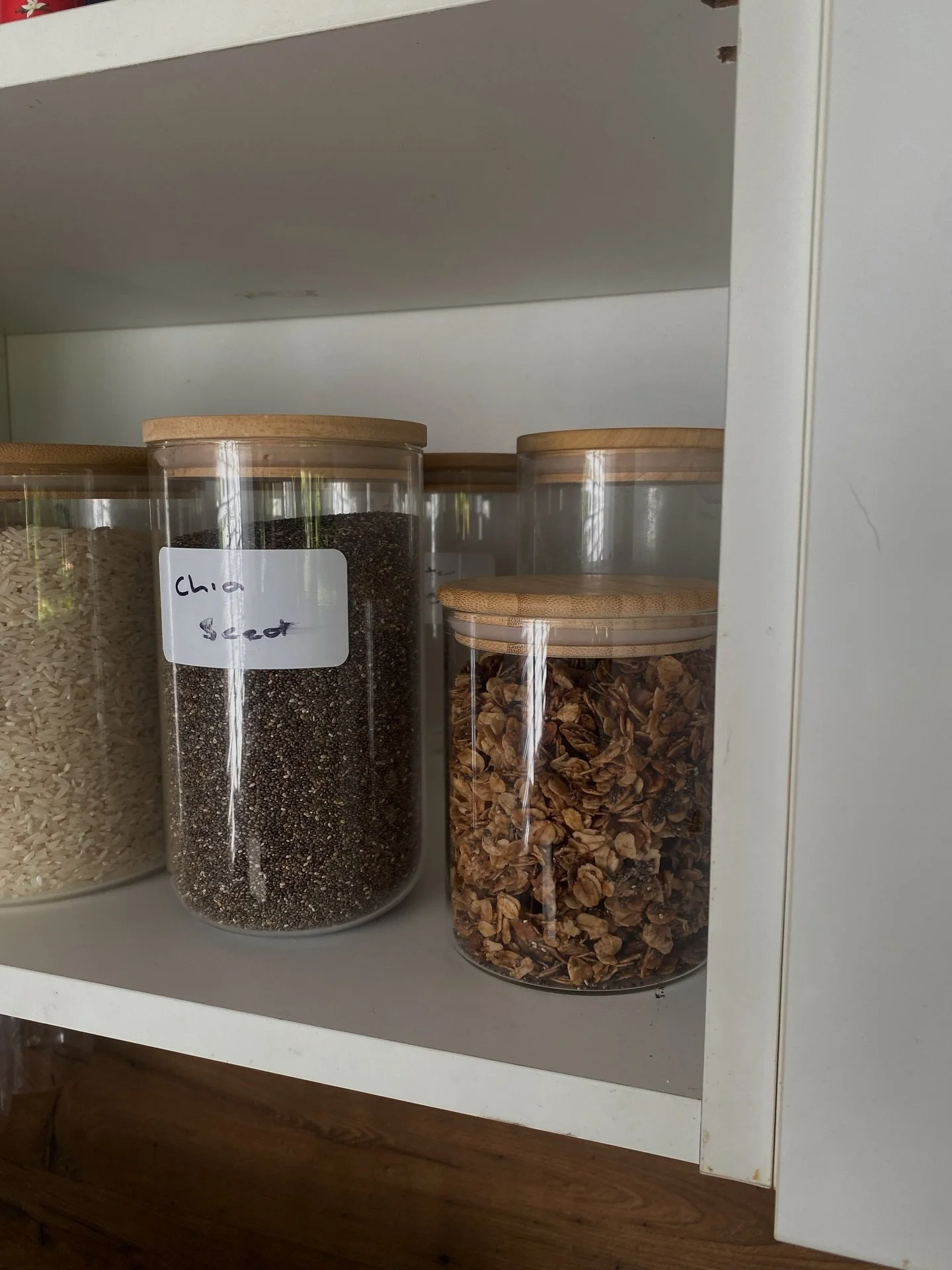 <3333 Homemade Granola 

Perfff for my allergy friendly girls or anyone really who&rsquo;d like to make up some granola themselves. It&rsquo;s so simple, pantry based, and easy to adapt depending on what you tolerate/ have on hand at the time.

Oa