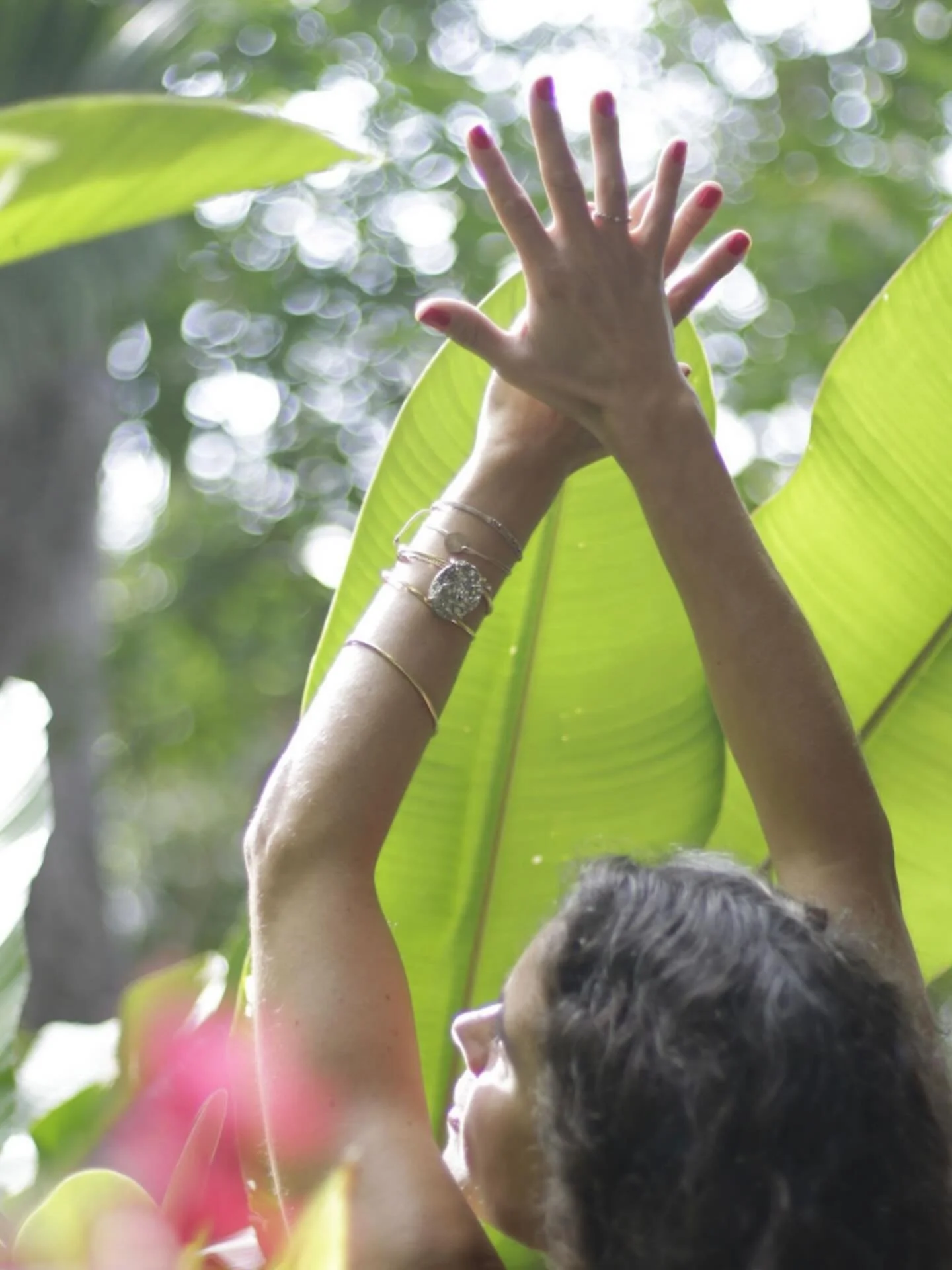 🔥🪽🍯🙌🏻

Holy whole - holy wow!

I AM.

I AM the sun. 

Radiant.

Powerful.

Natural.

Vibrant.

Yummy.

Standing in my light - 
freely shining in unwavering truth. 

Pouring love light presence. 

All IS here. 

All exists because I exist. 
My GO